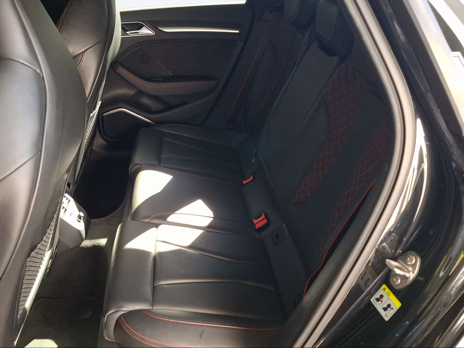 AUDI RS3 Sportback 2.5 TSI quattro S-tronic-image-13