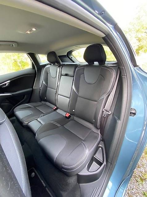 VOLVO V40-image-4