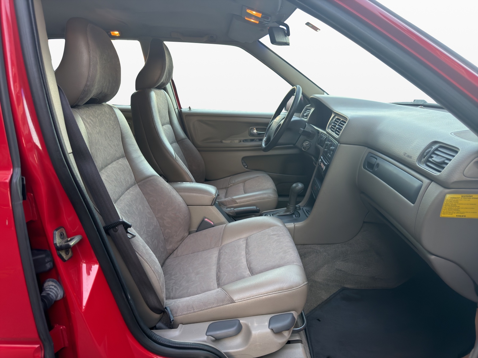 VOLVO V70 2.5 Bi-Fuel A-image-14