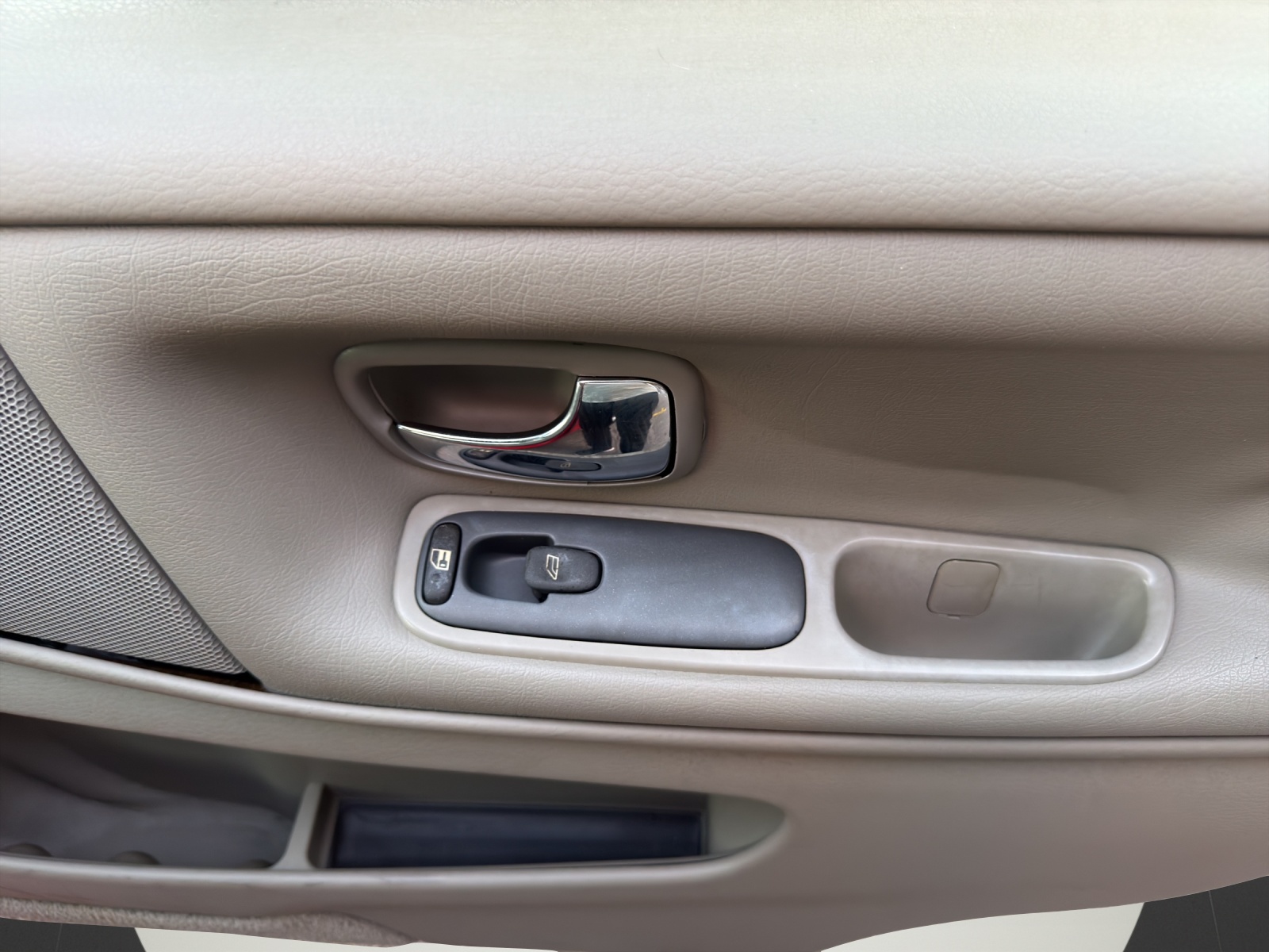 VOLVO V70 2.5 Bi-Fuel A-image-16