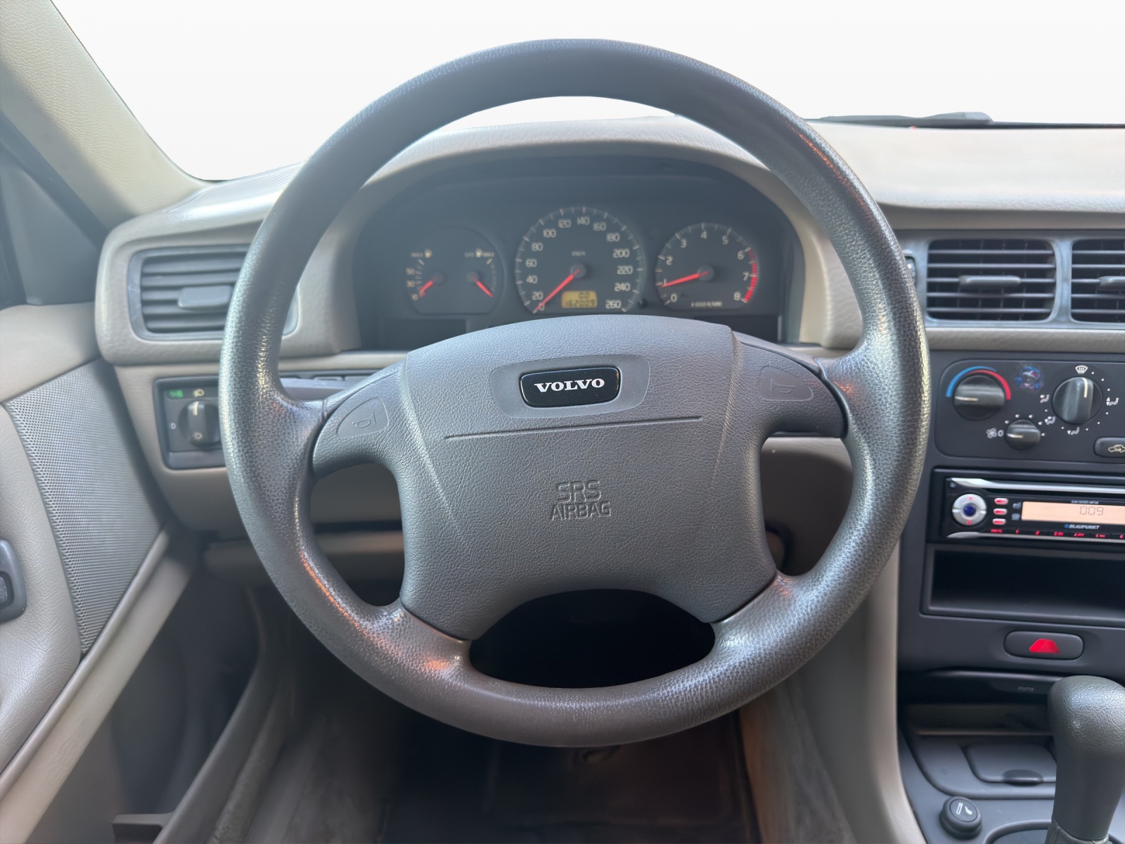VOLVO V70 2.5 Bi-Fuel A-image-10