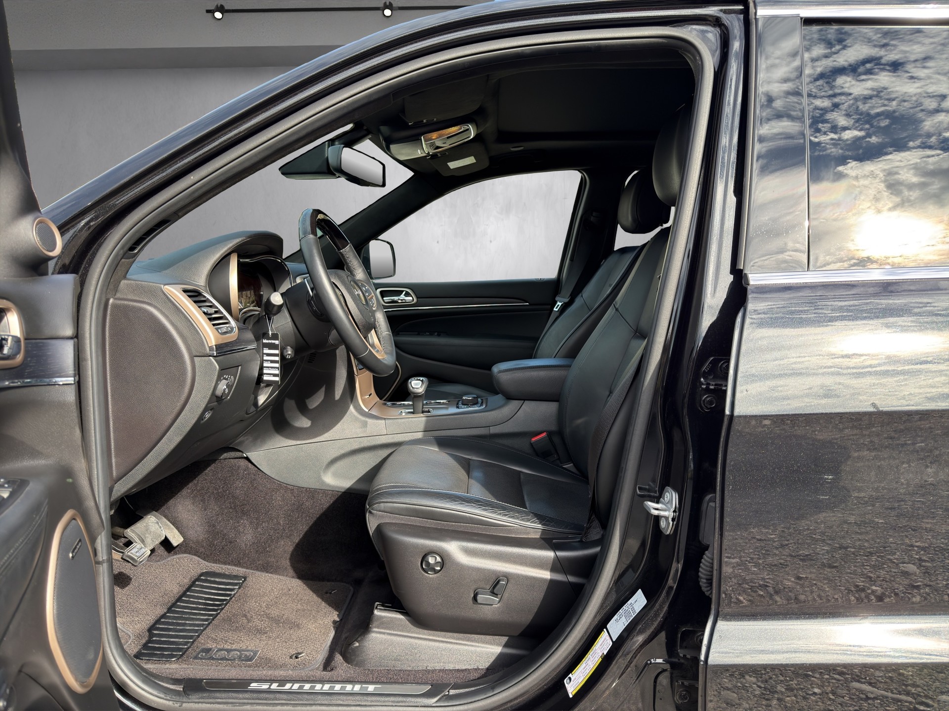 JEEP Grand Cherokee-image-12
