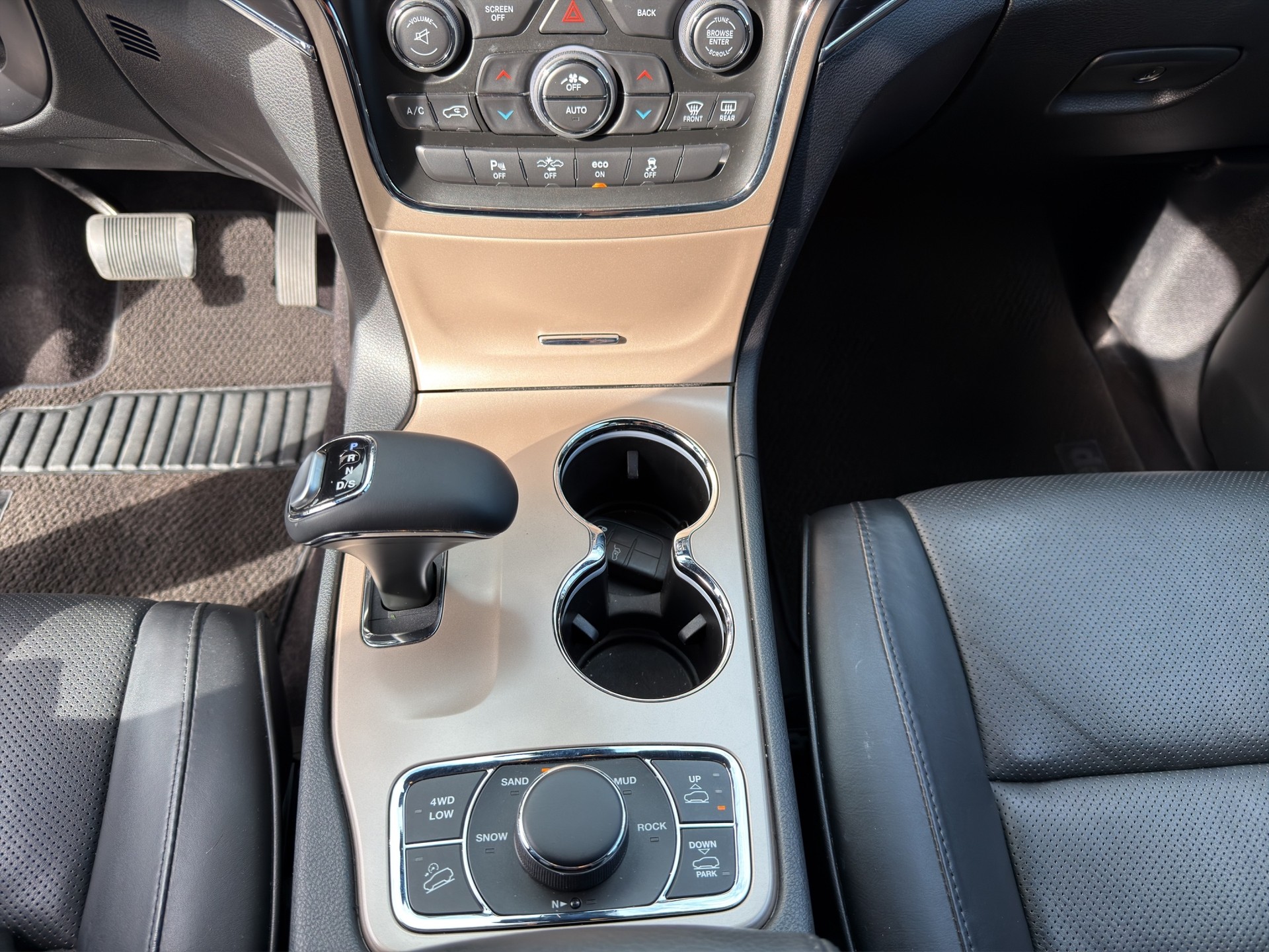 JEEP Grand Cherokee-image-8
