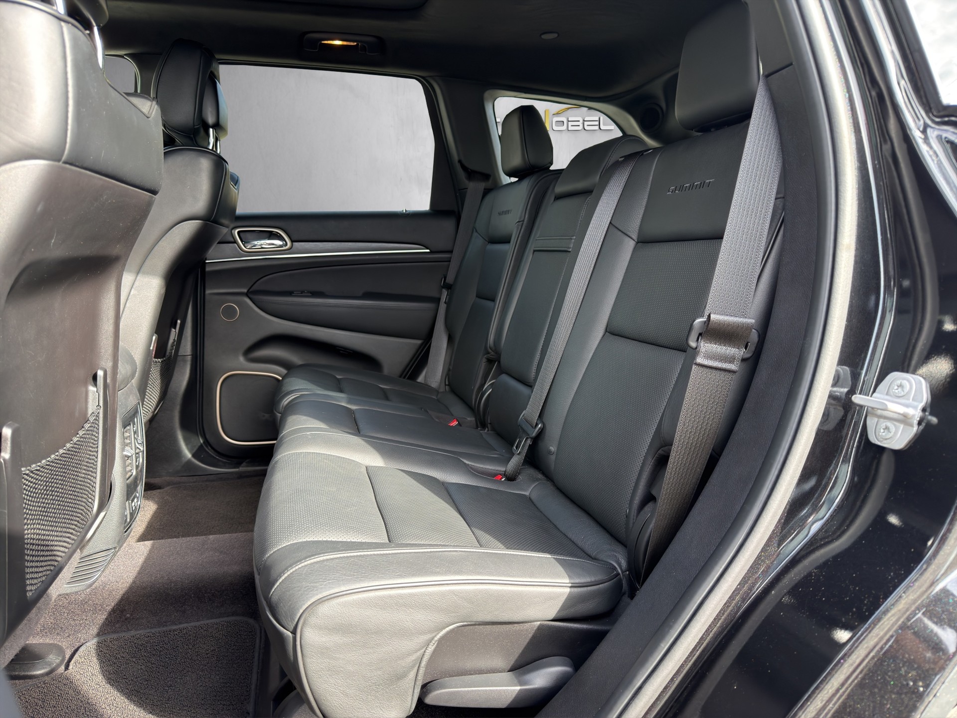 JEEP Grand Cherokee-image-13