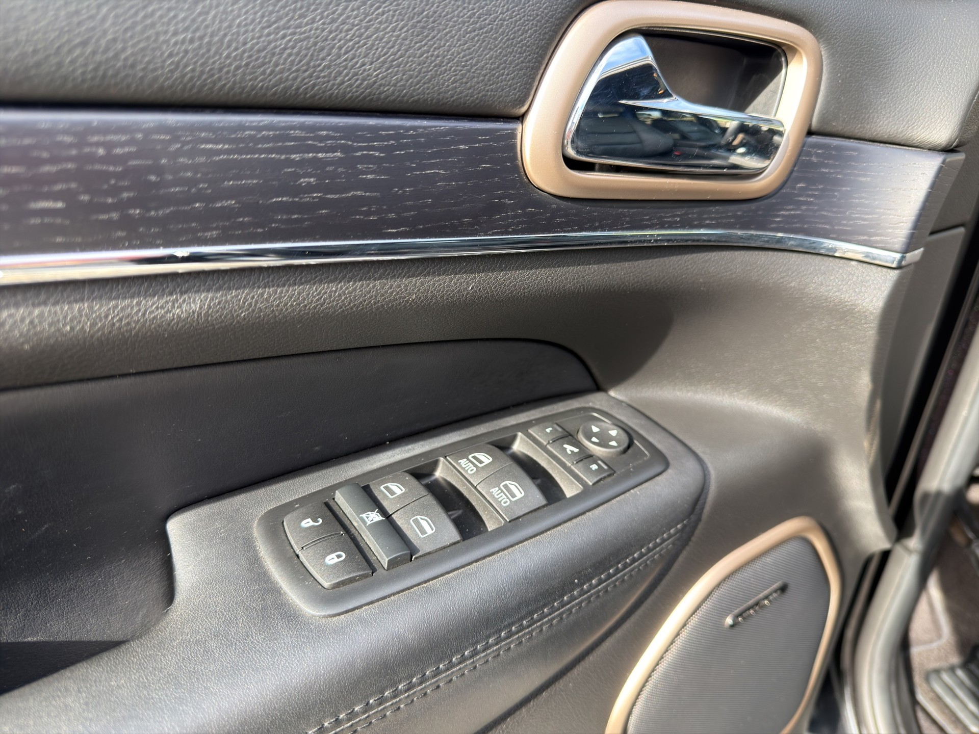 JEEP Grand Cherokee-image-7