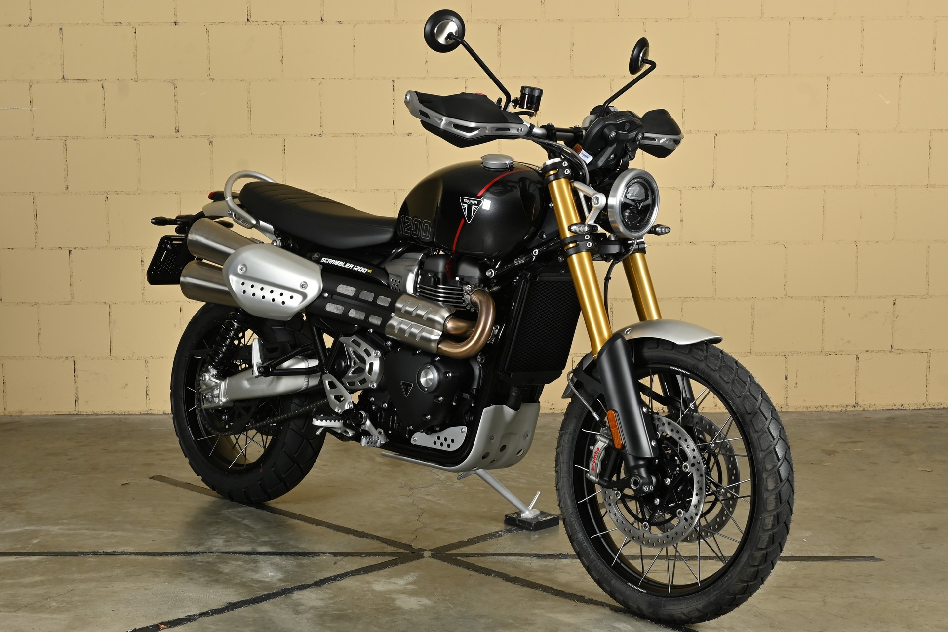 TRIUMPH Scrambler 1200 XE-showroom-element-1