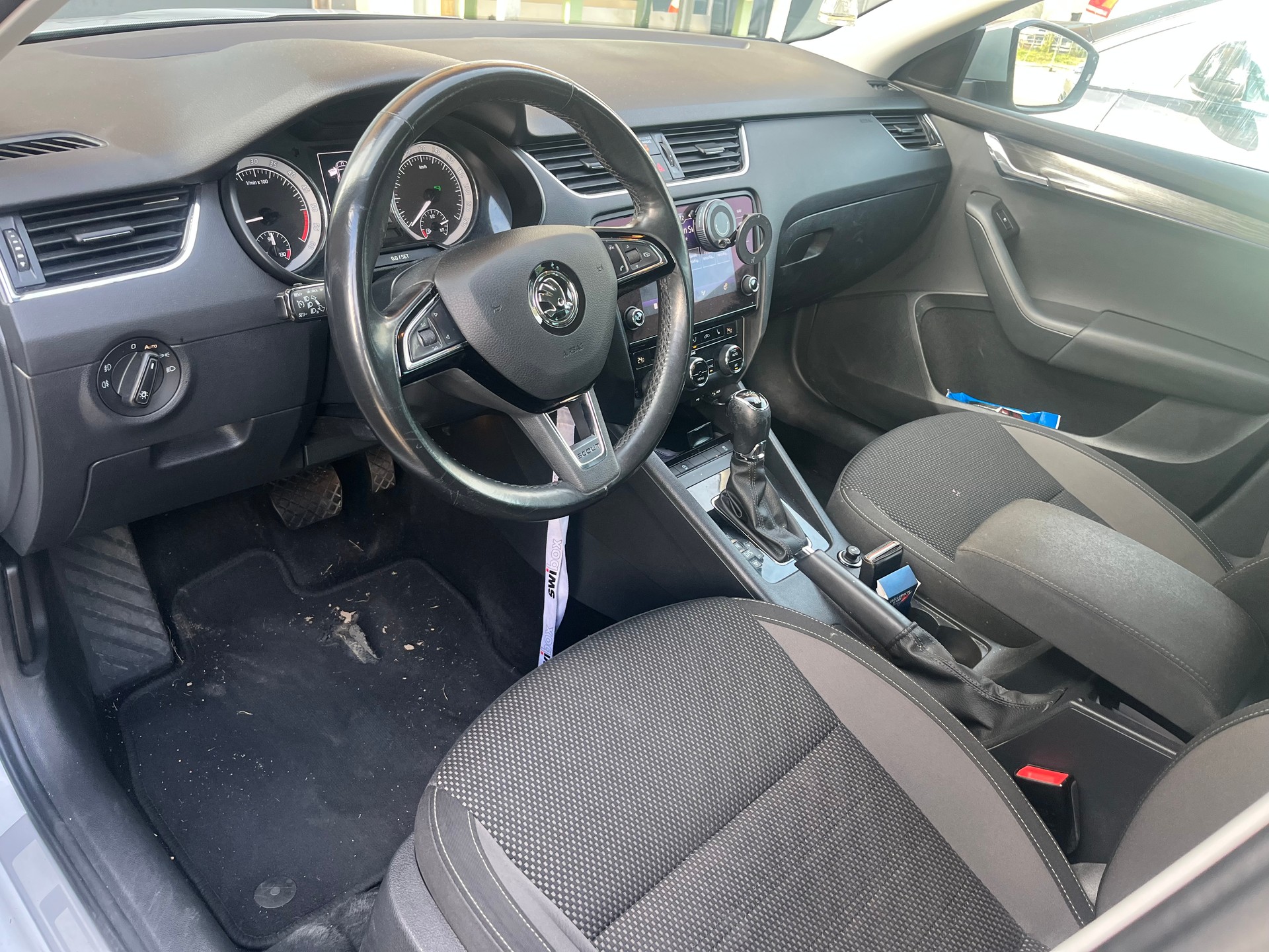 SKODA Octavia Combi 2.0 TDI Scout 4x4 DSG-image-2
