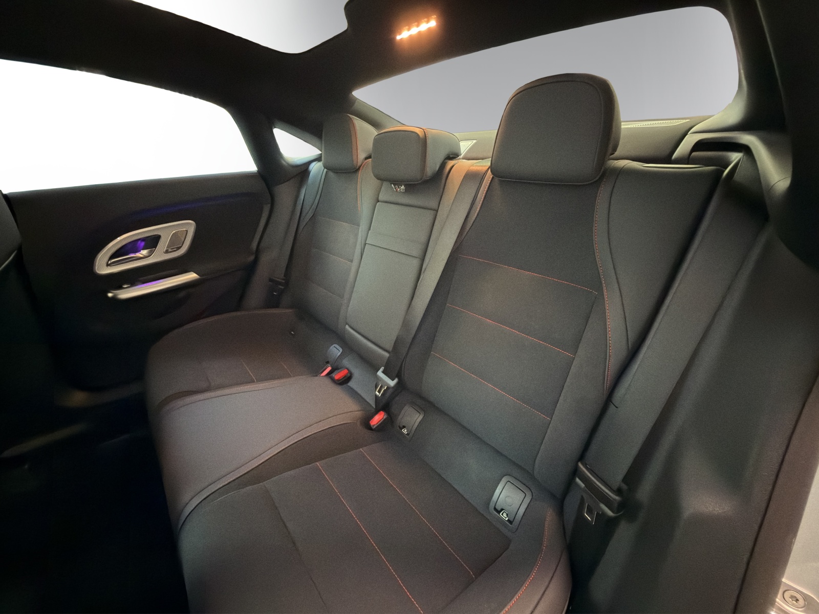MERCEDES-BENZ CLA 220 8G-DCT 4Matic-image-10