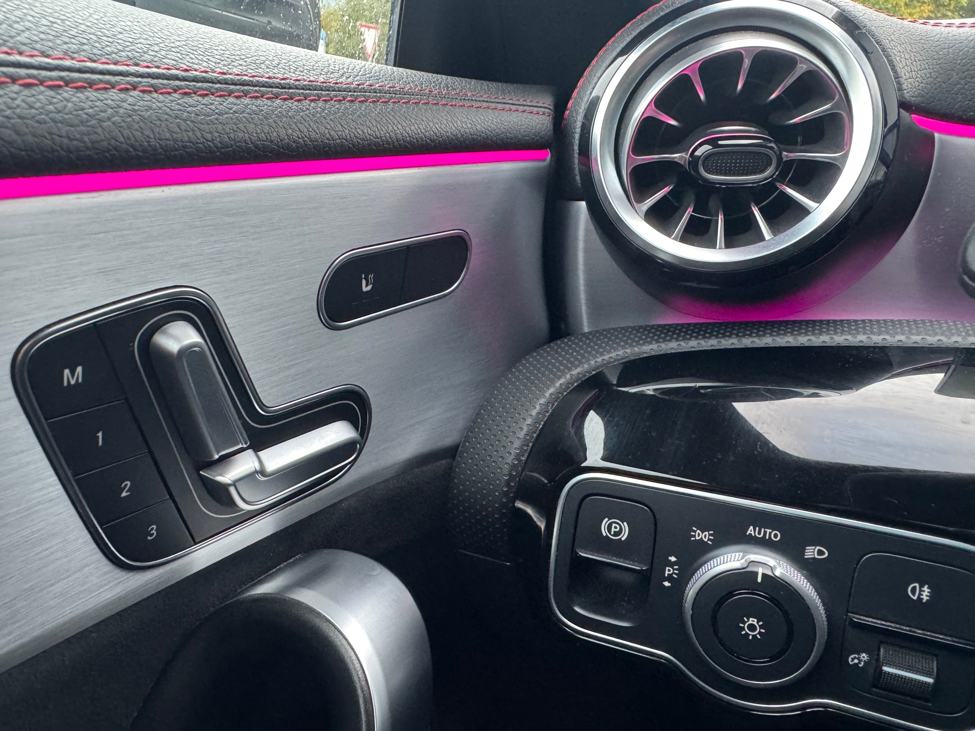 MERCEDES-BENZ CLA 250 4Matic AMG Line 7G-DCT-image-26