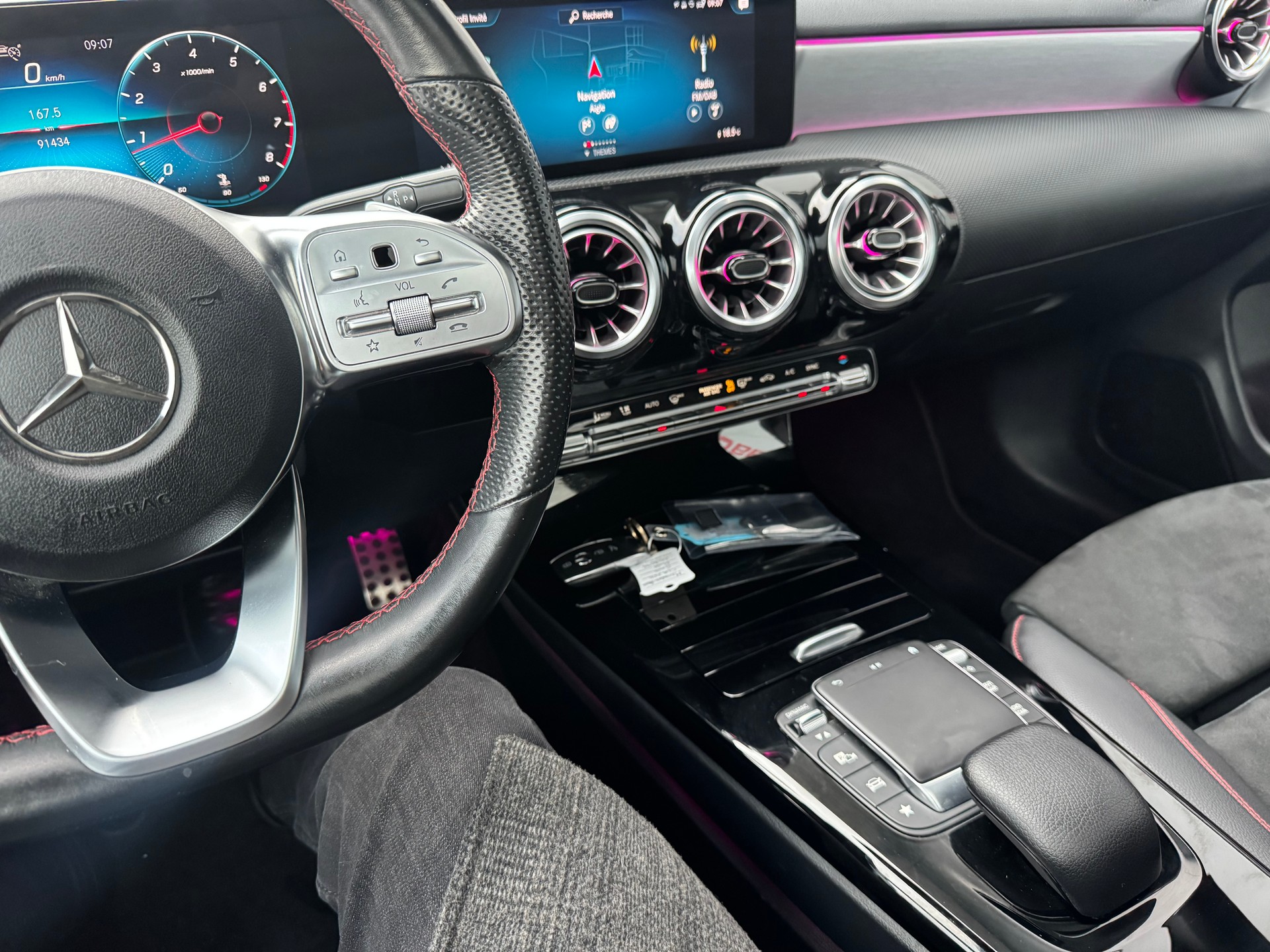MERCEDES-BENZ CLA 250 4Matic AMG Line 7G-DCT-image-21