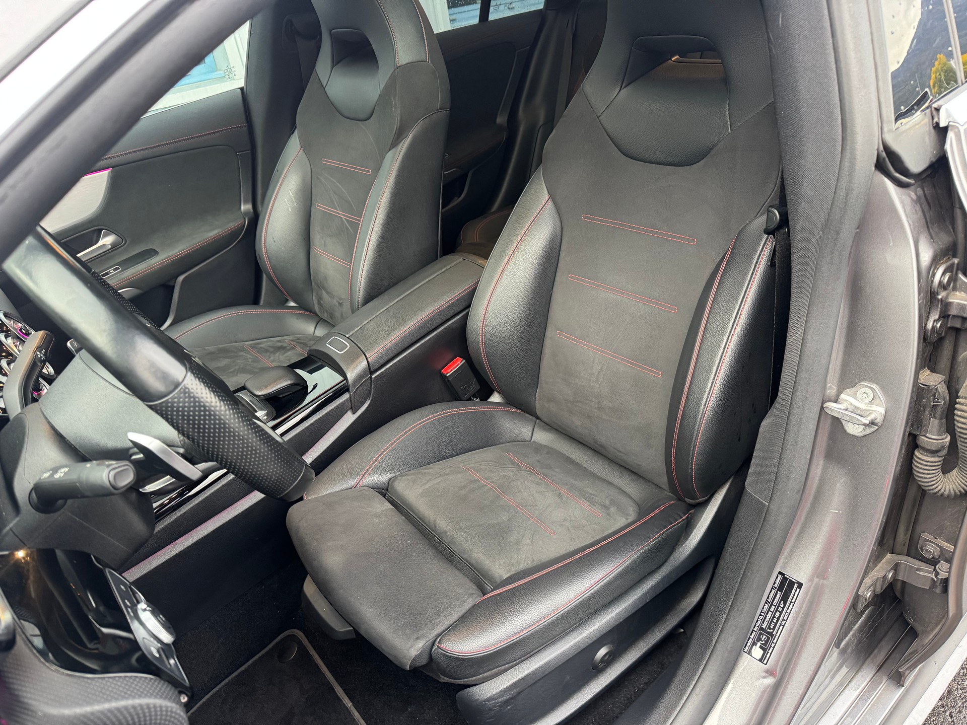 MERCEDES-BENZ CLA 250 4Matic AMG Line 7G-DCT-image-14