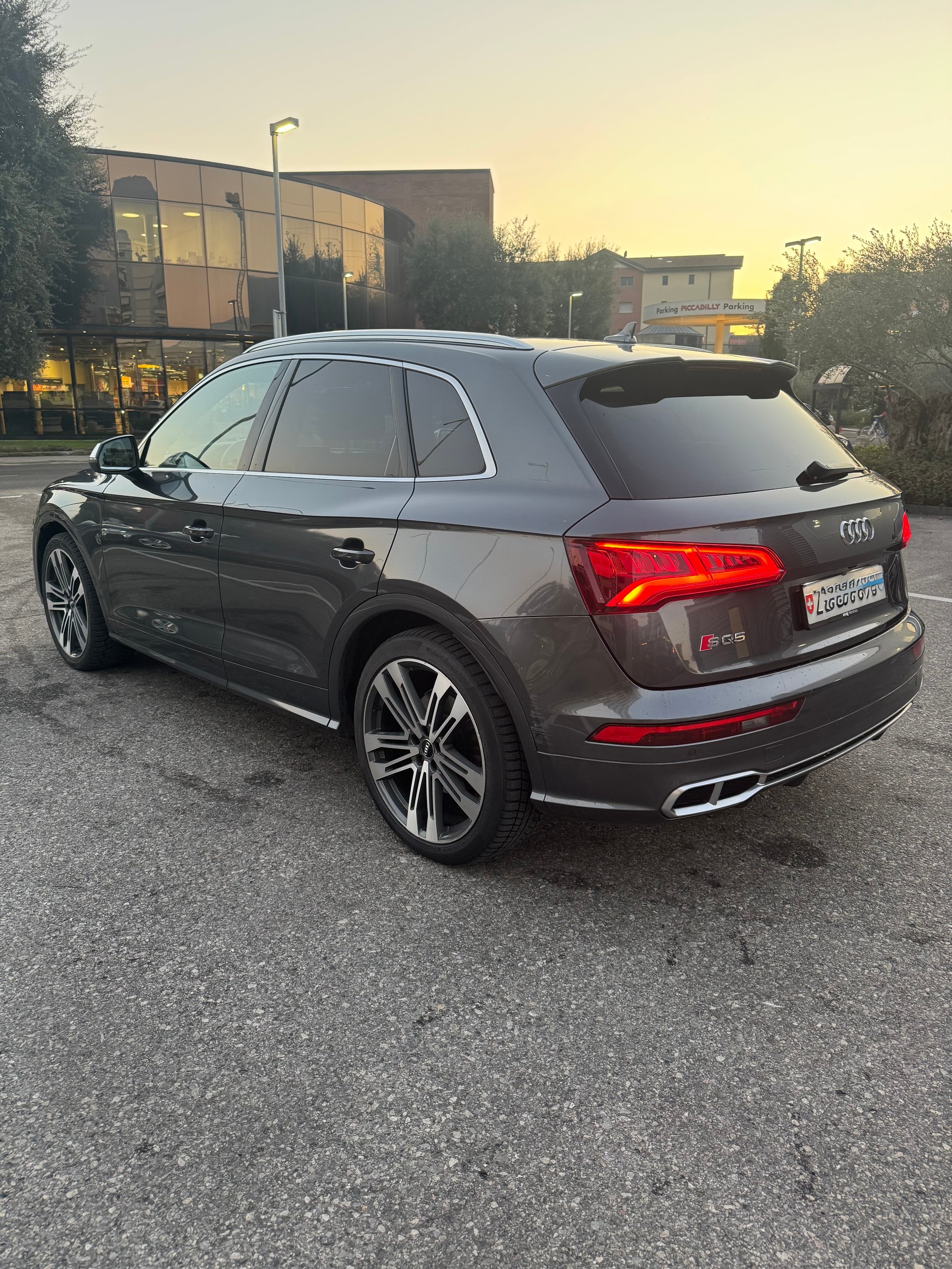 AUDI SQ5 TDI quattro tiptronic-image-2