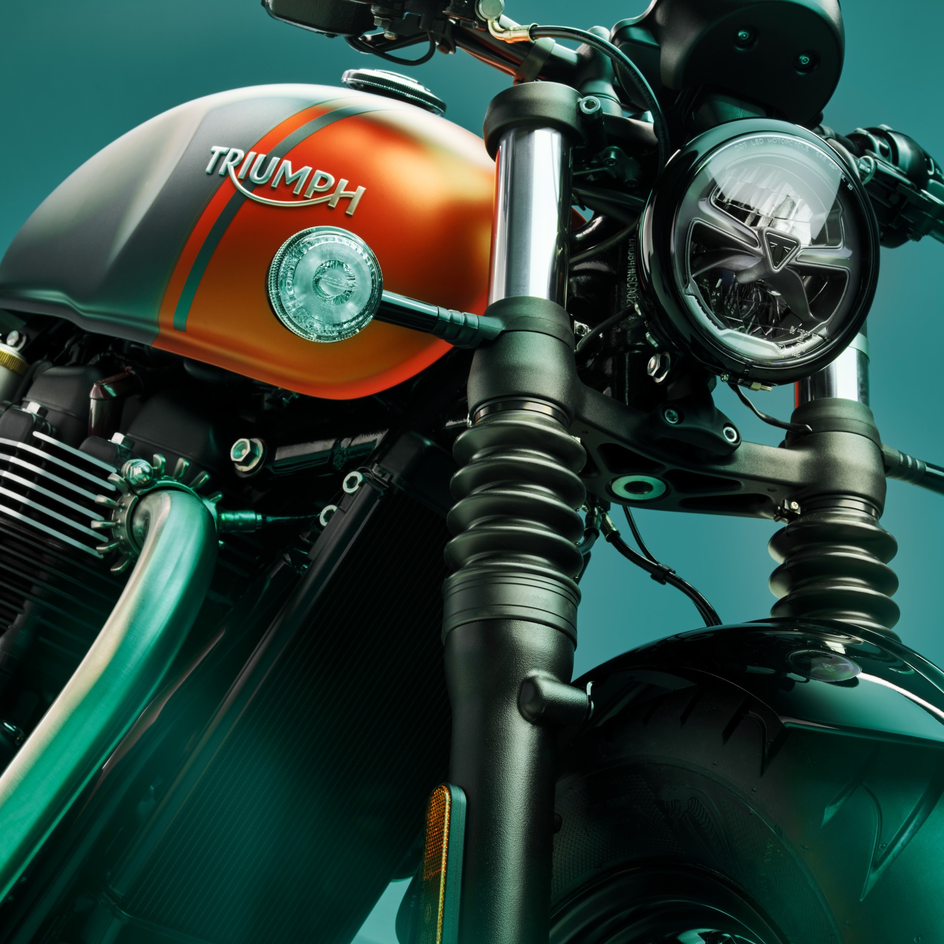 TRIUMPH Bonneville 1200 Bobber-showroom-element-2