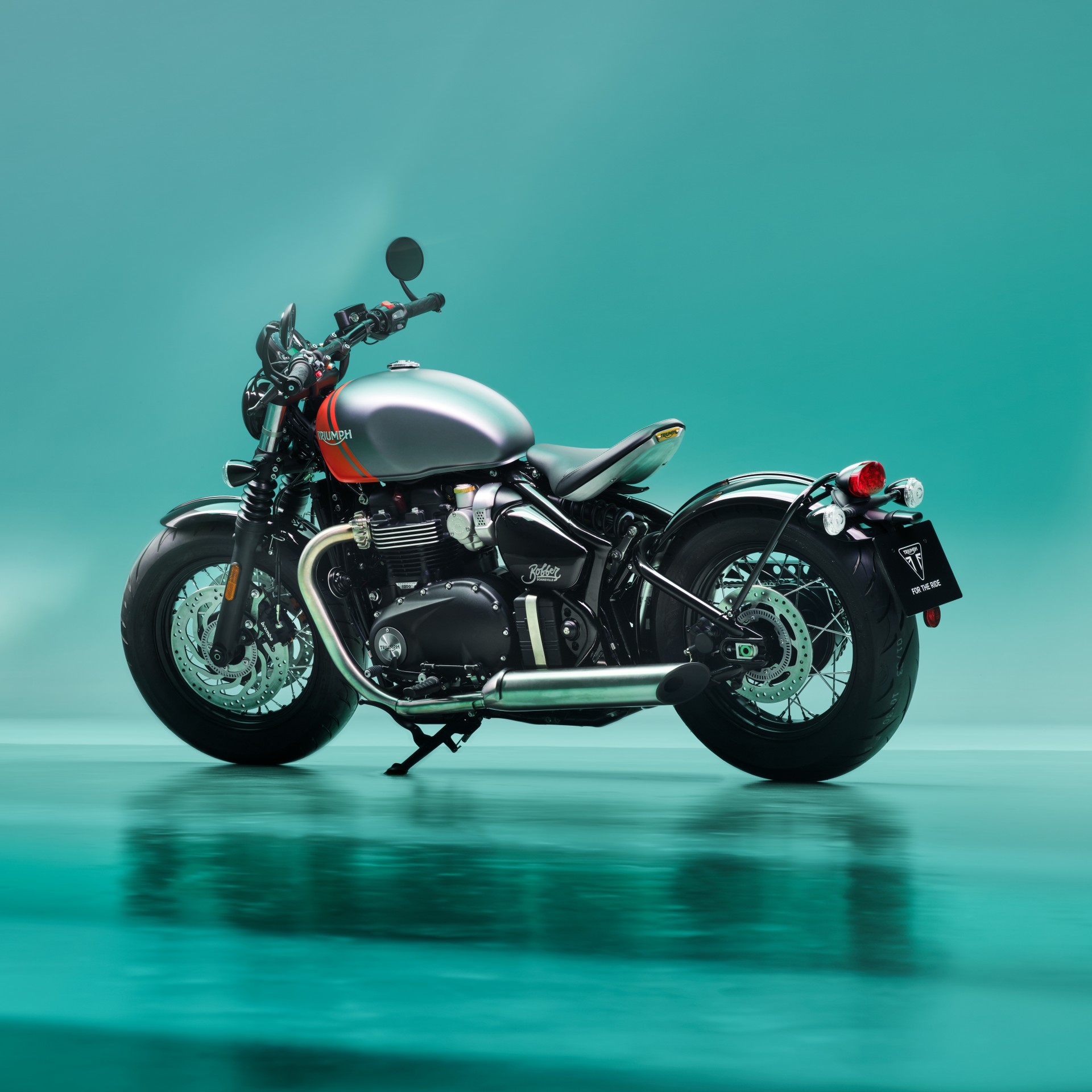 TRIUMPH Bonneville 1200 Bobber-showroom-element-1