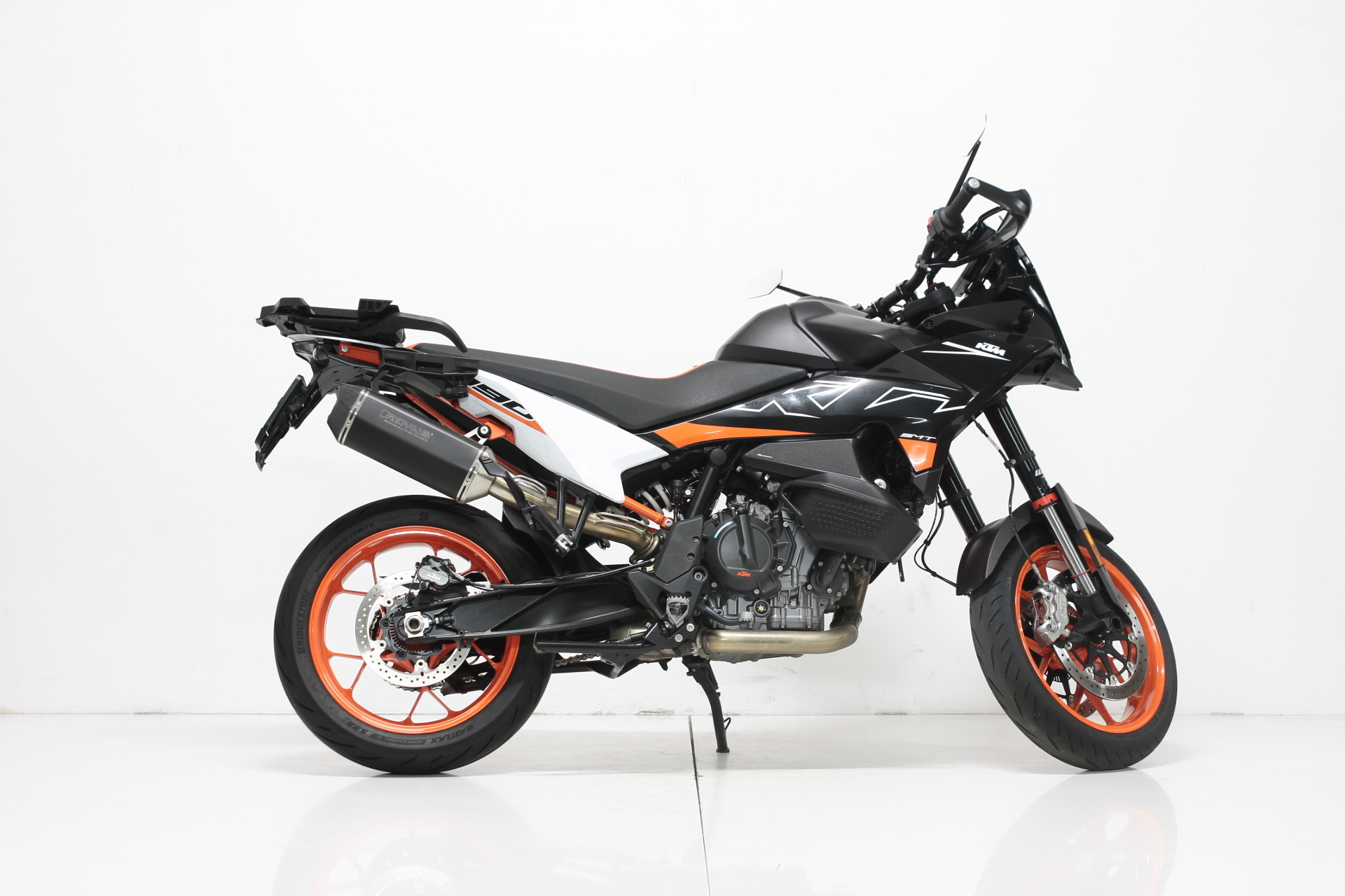 KTM 890 SMT-showroom-element-1
