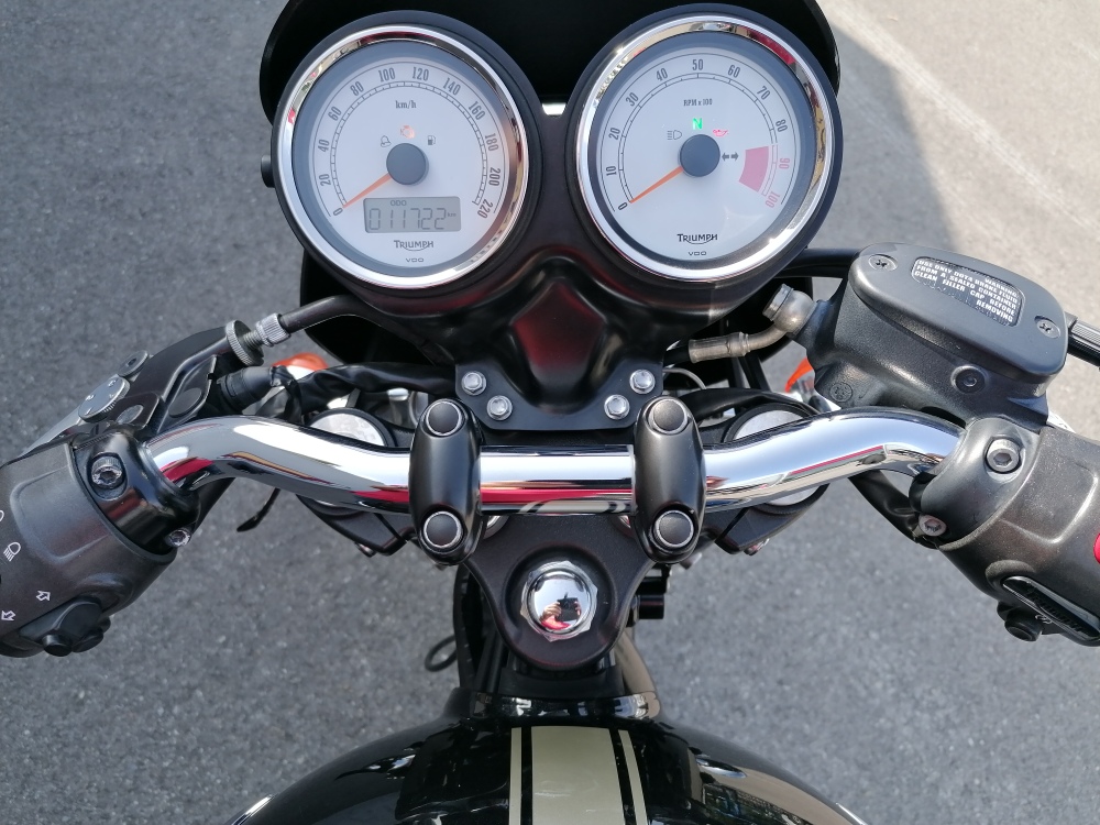 TRIUMPH Thruxton 900 i-image-7