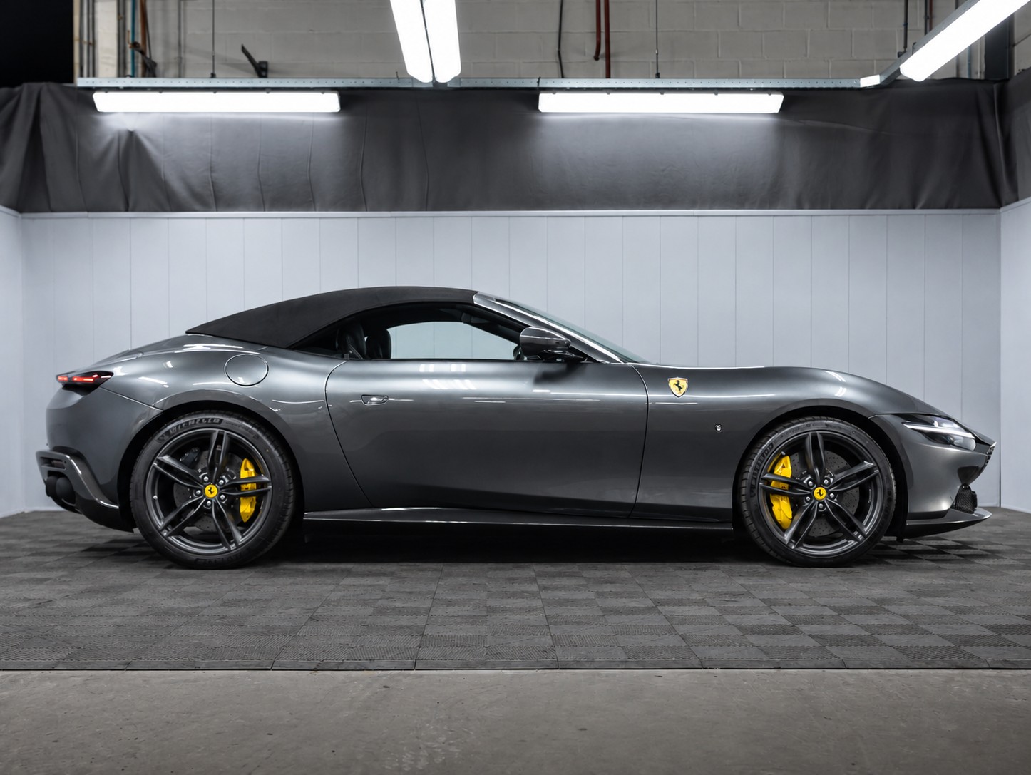 FERRARI Roma 3.9 V8 Spider-image-5
