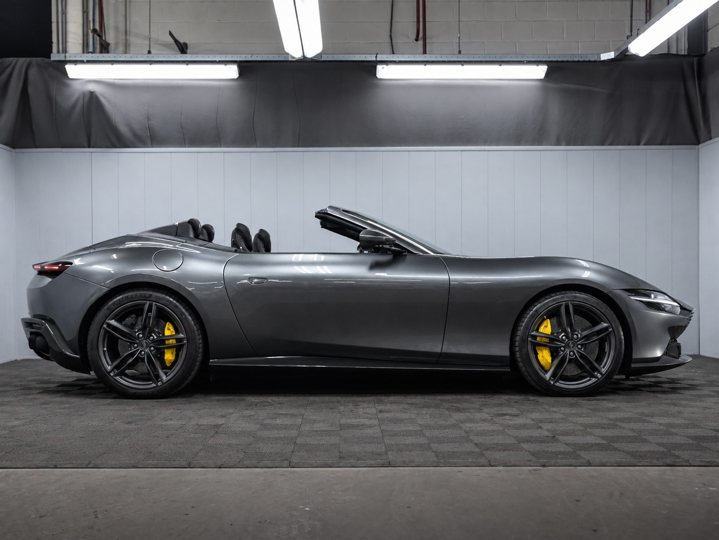 FERRARI Roma 3.9 V8 Spider-image-2