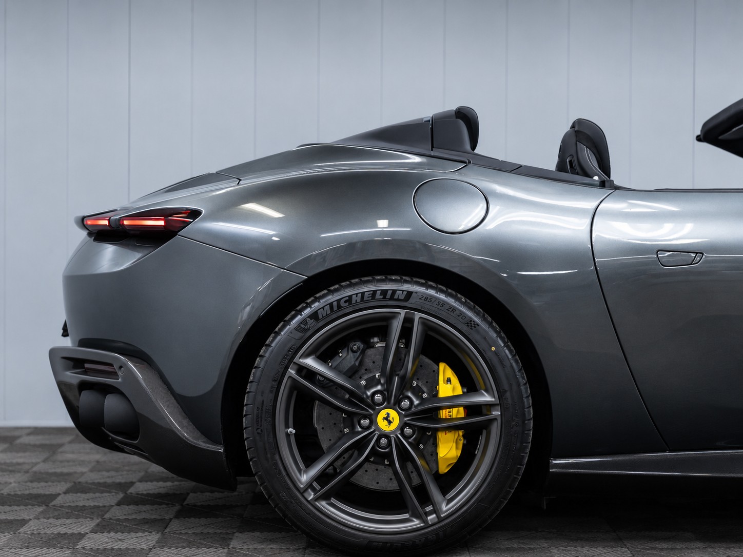FERRARI Roma 3.9 V8 Spider-image-4