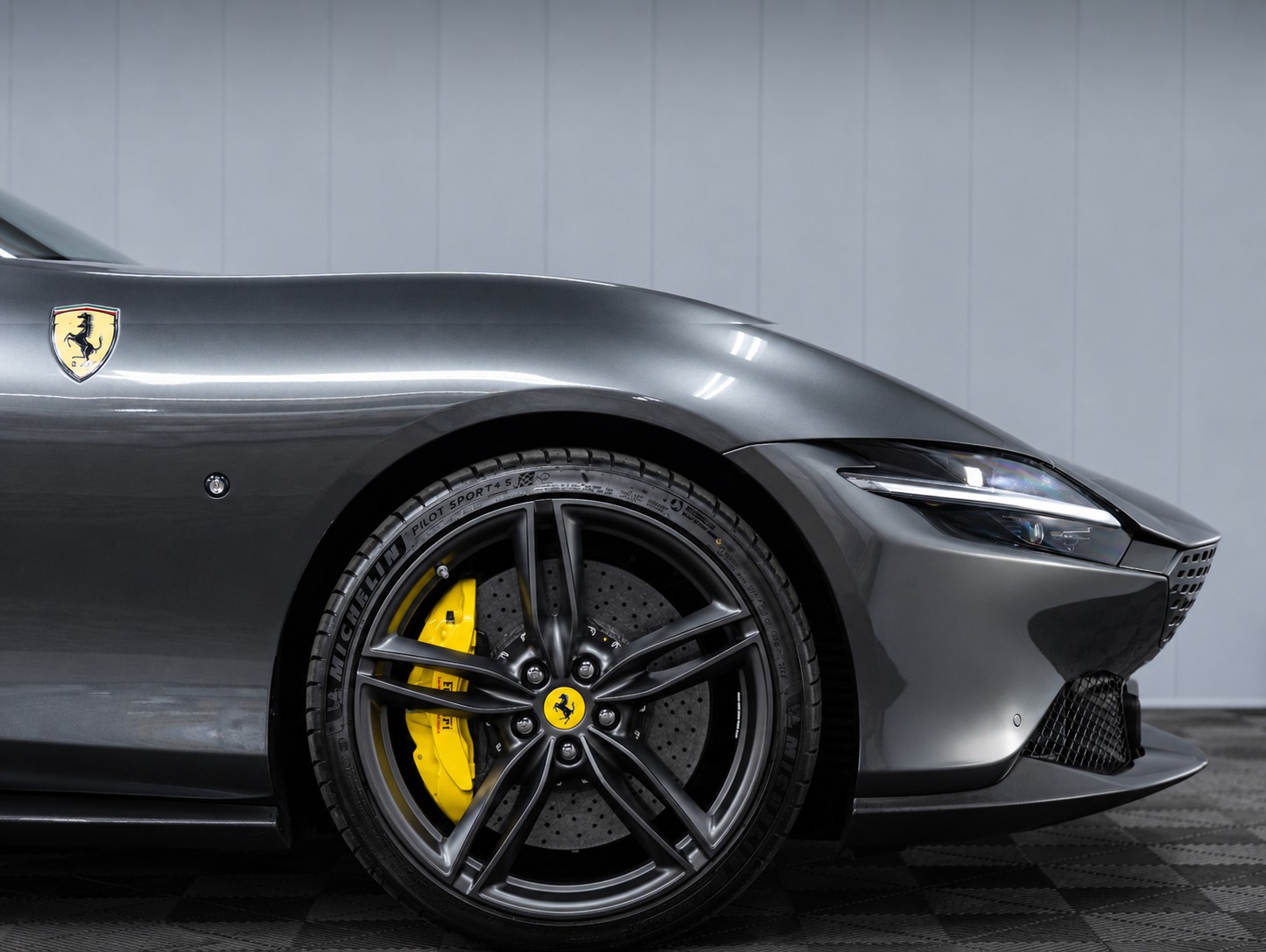 FERRARI Roma 3.9 V8 Spider-image-3