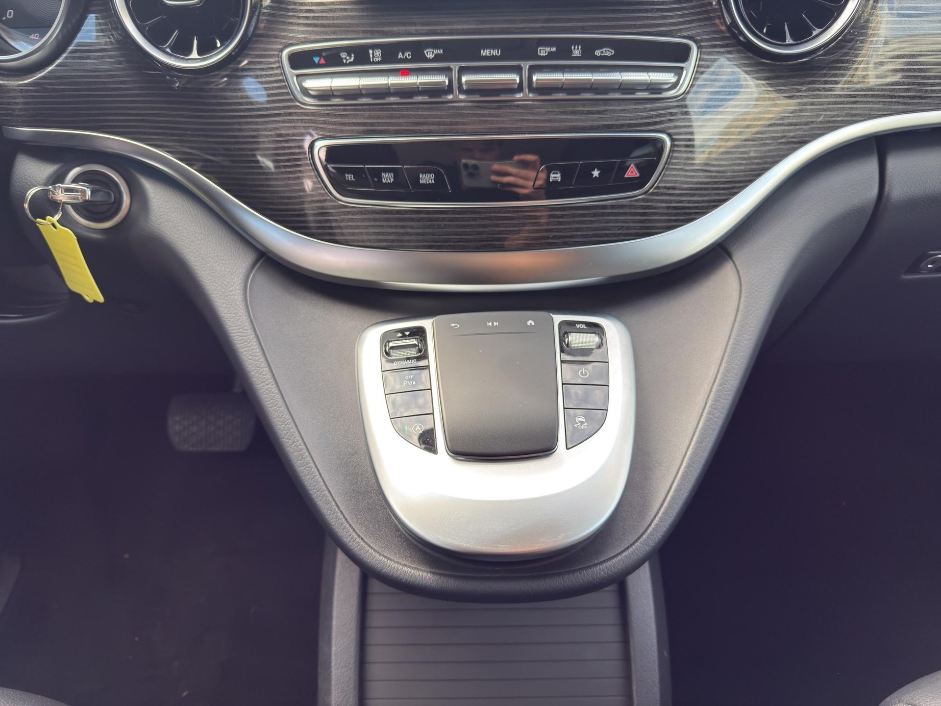 MERCEDES-BENZ V 250 d Avantgarde lang 4matic Van / 8-Plätzer-image-11