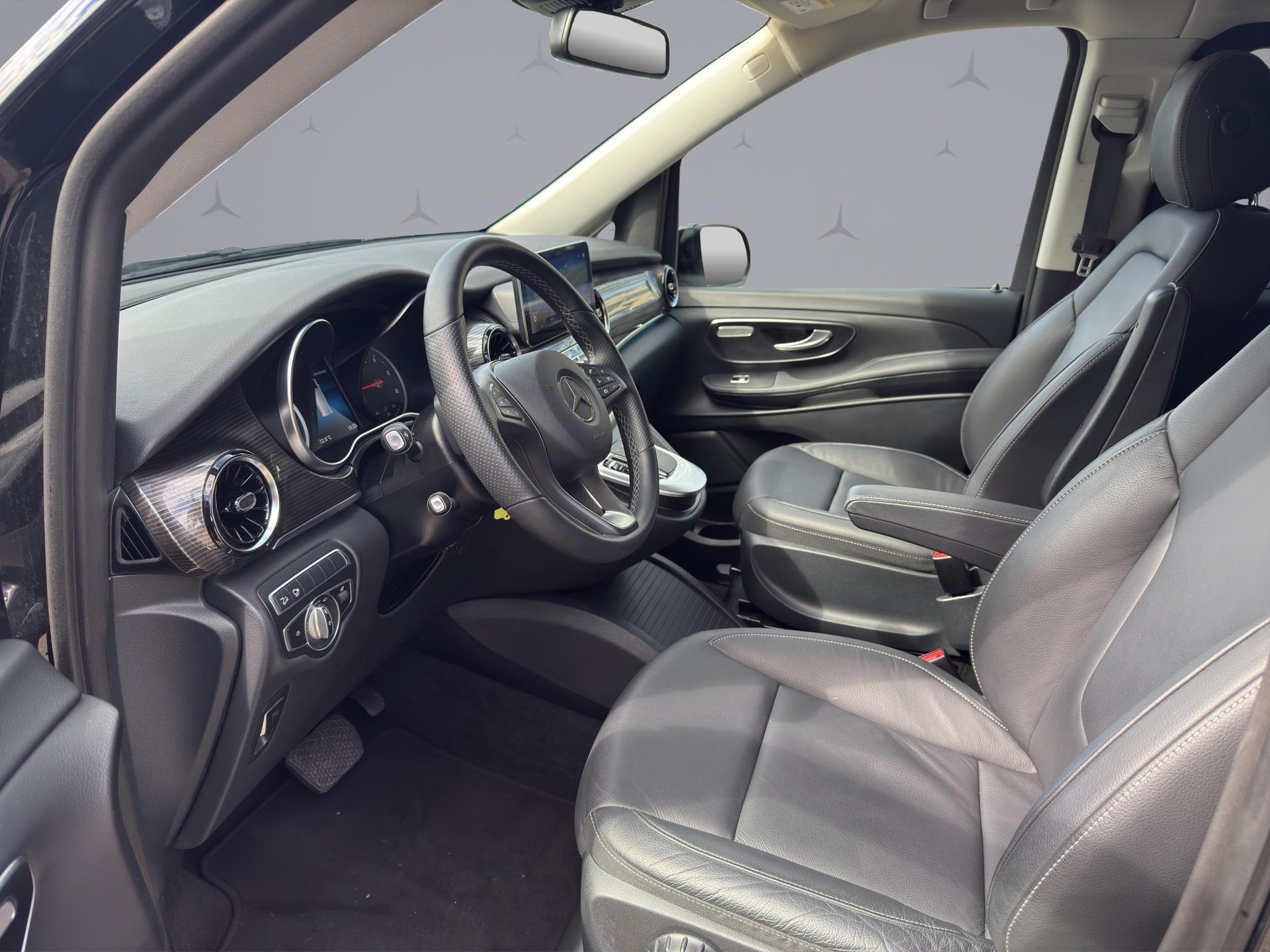 MERCEDES-BENZ V 250 d Avantgarde lang 4matic Van / 8-Plätzer-image-7