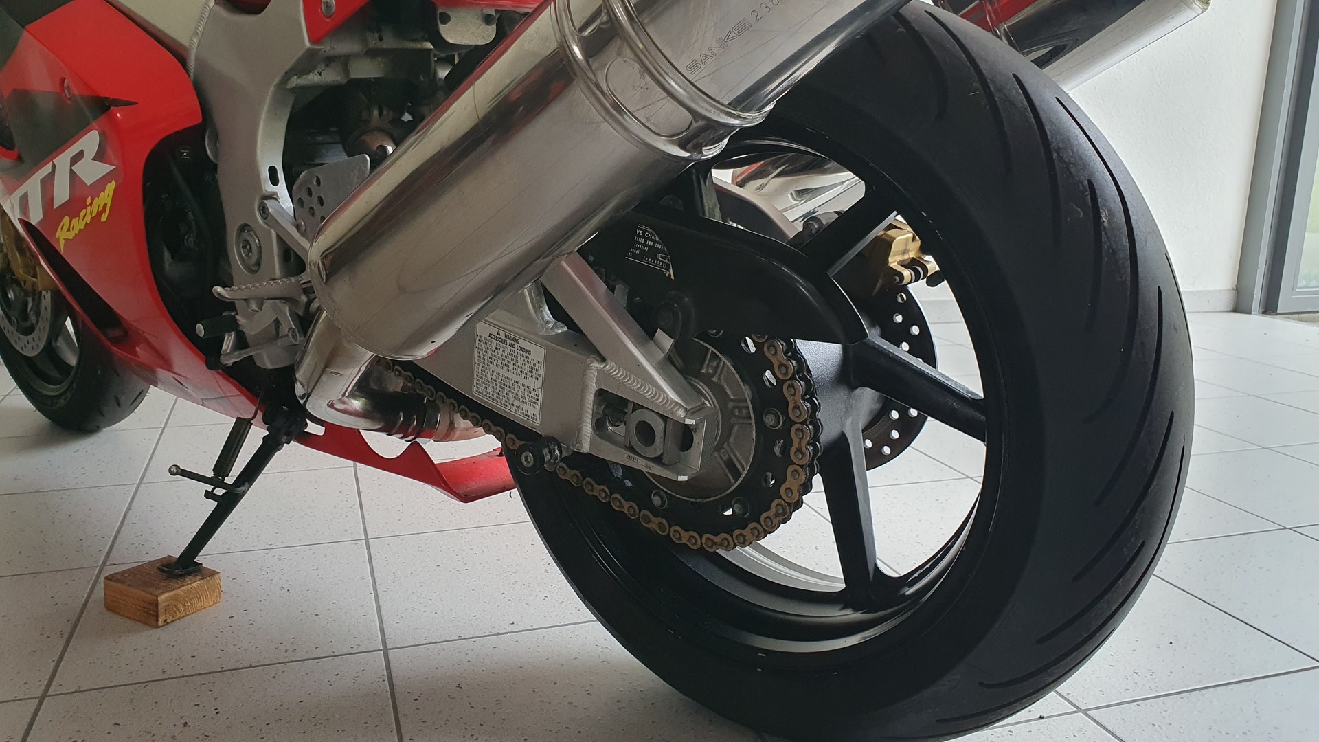 HONDA VTR 1000 SP-image-12