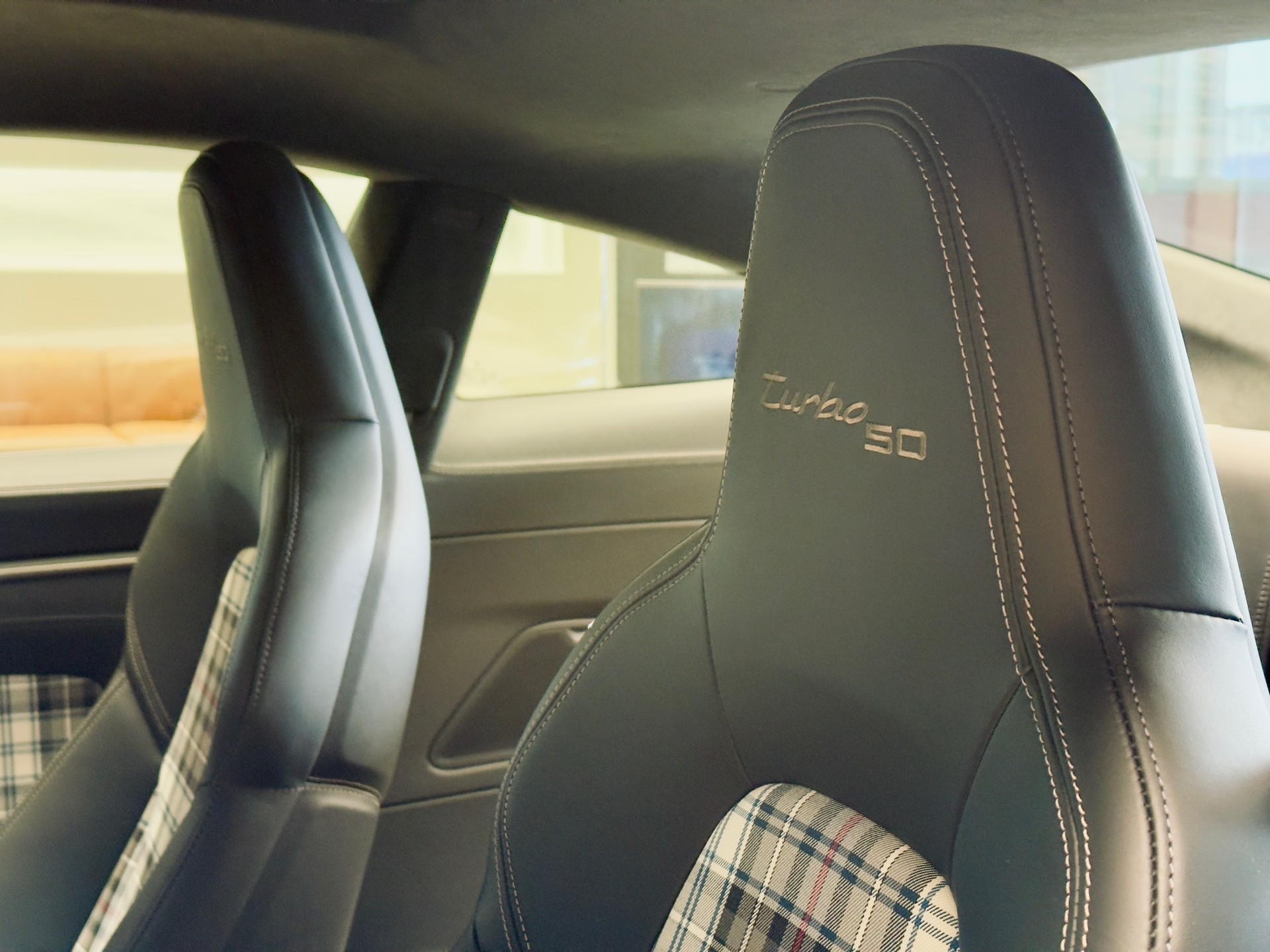 PORSCHE 911 Turbo 50 Jahre-image-16