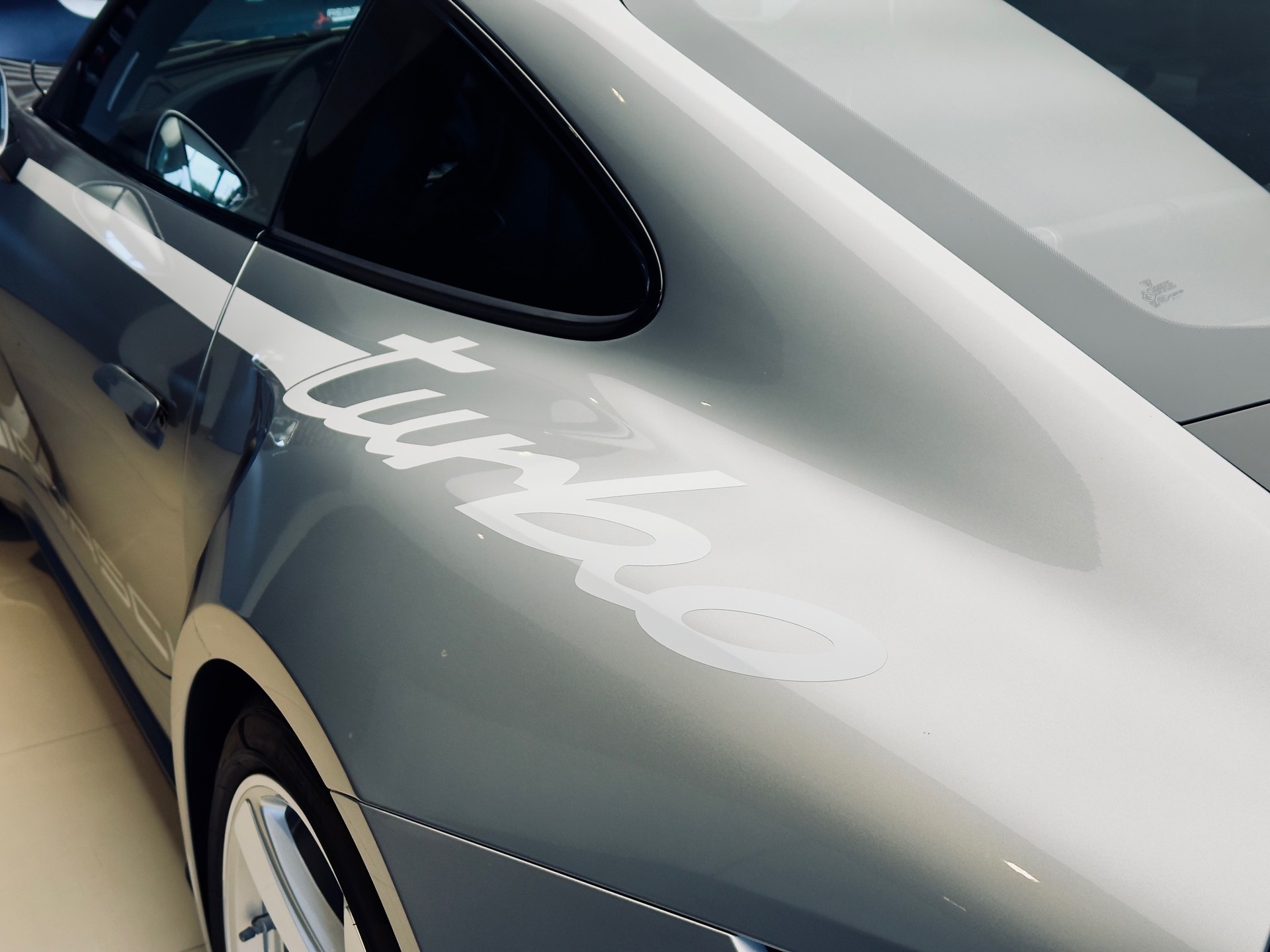 PORSCHE 911 Turbo 50 Jahre-image-11