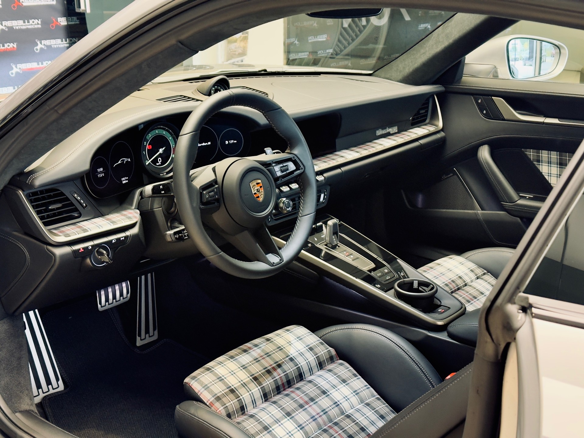 PORSCHE 911 Turbo 50 Jahre-image-14