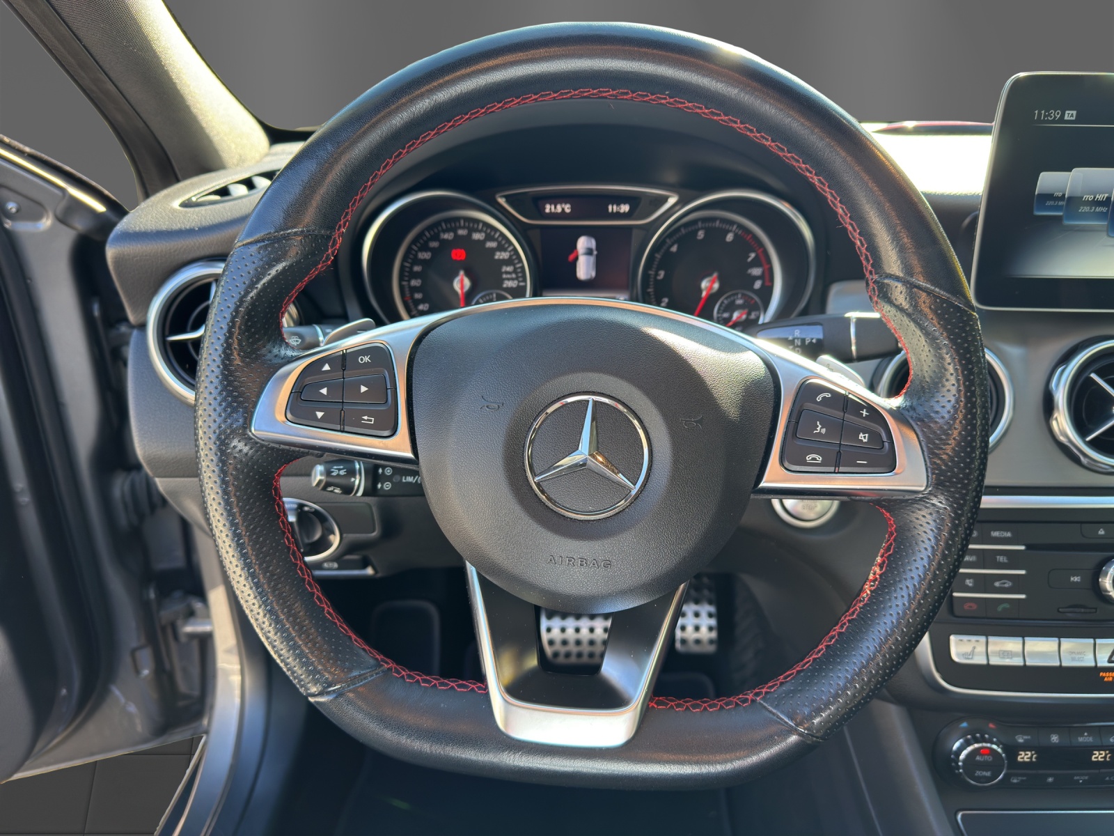 MERCEDES-BENZ GLA 250 AMG Line Sw.St.4M-image-9