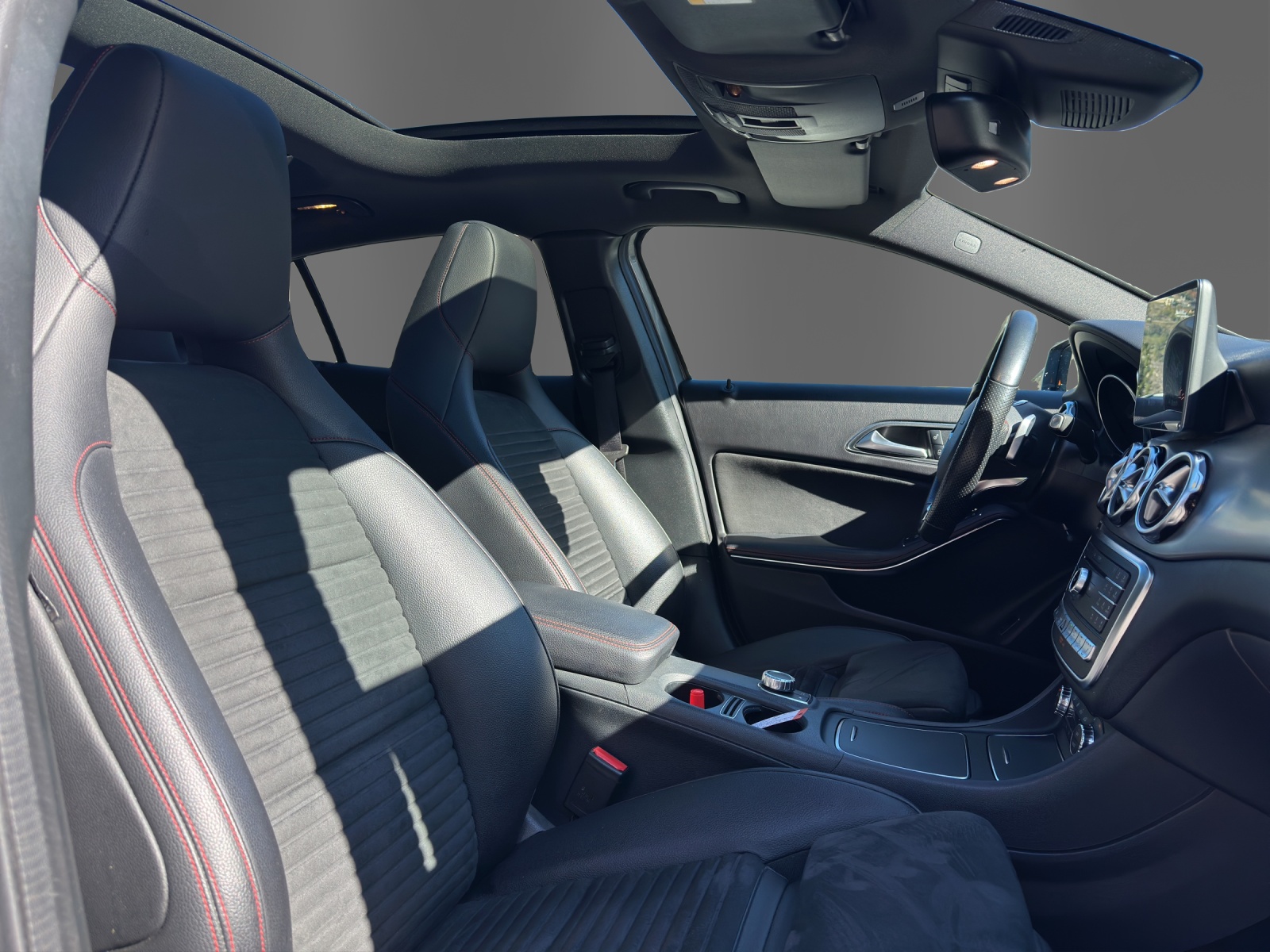 MERCEDES-BENZ GLA 250 AMG Line Sw.St.4M-image-17