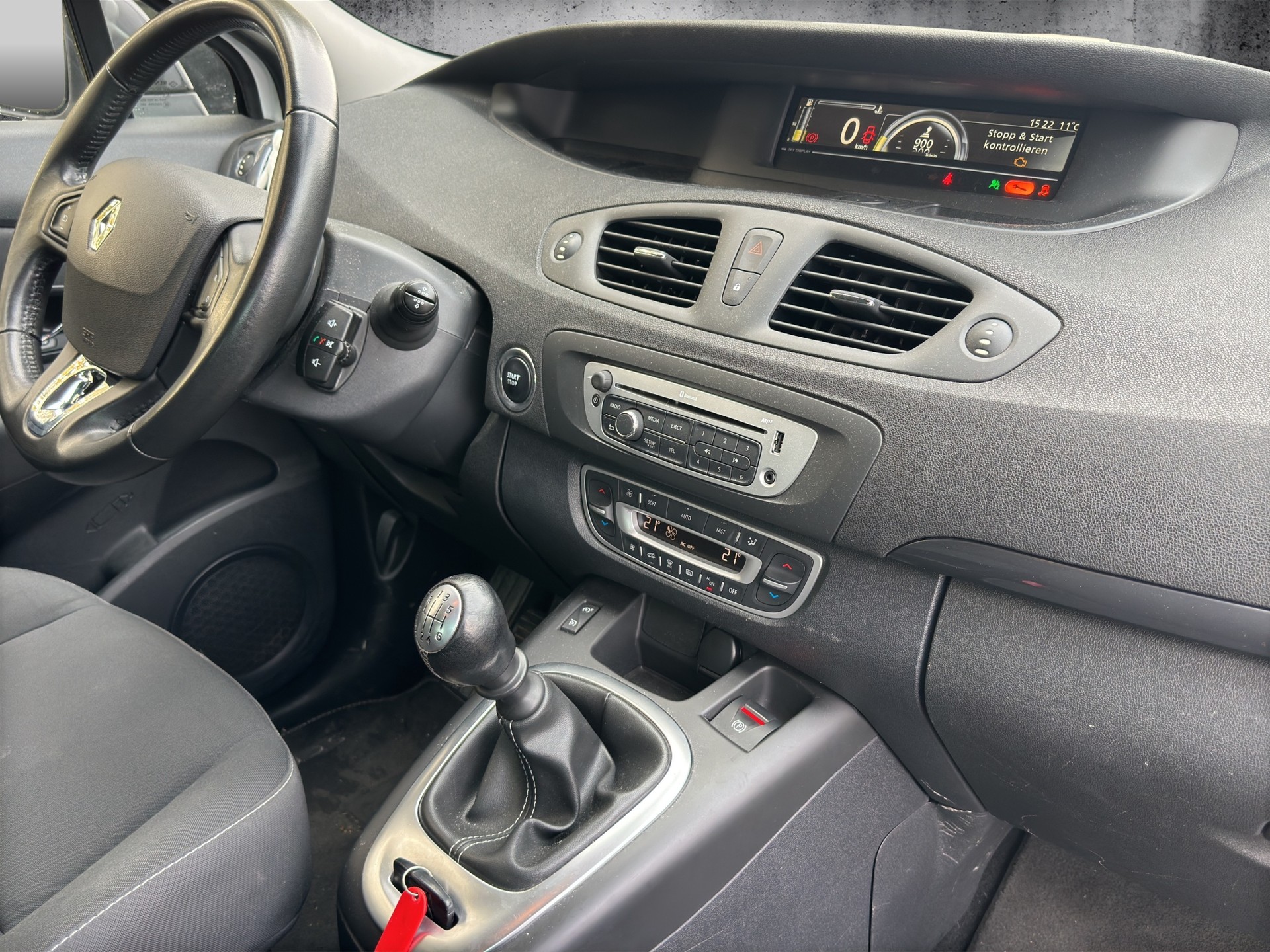 RENAULT Scénic 1.2 16V Turbo Limited-image-13