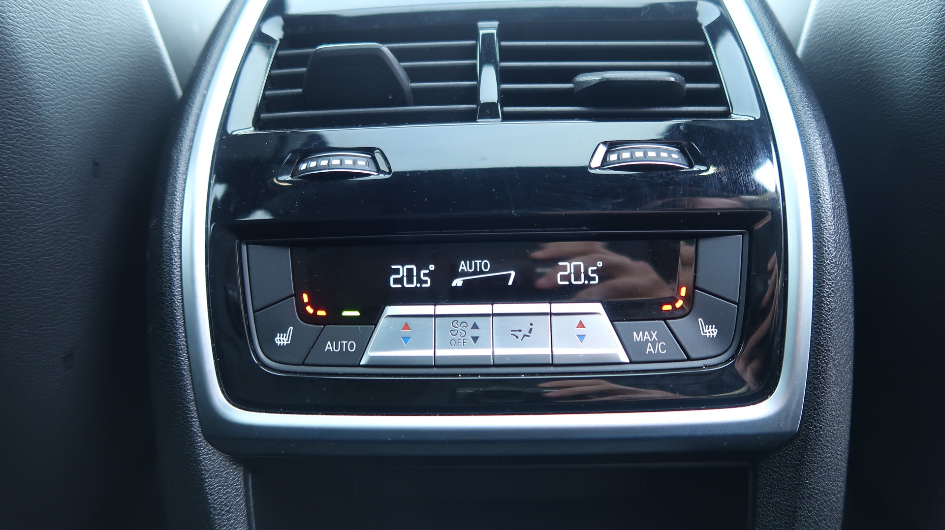 BMW X5 xDrive M50d Steptronic-image-9