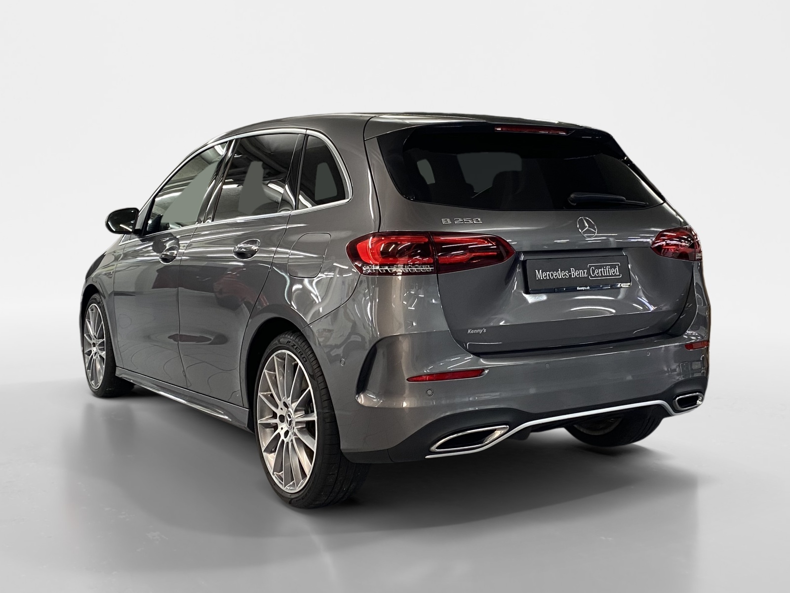 MERCEDES-BENZ B 250 e AMG Line-image-4