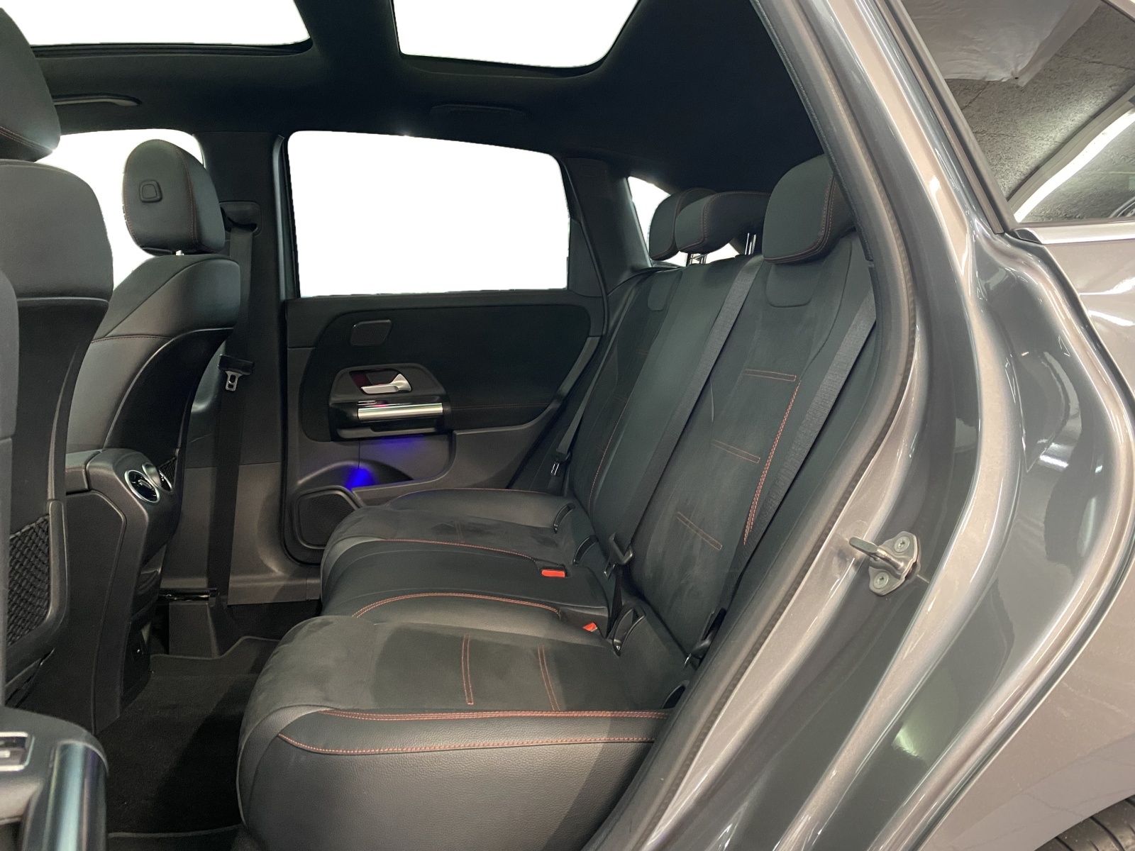 MERCEDES-BENZ B 250 e AMG Line-image-7