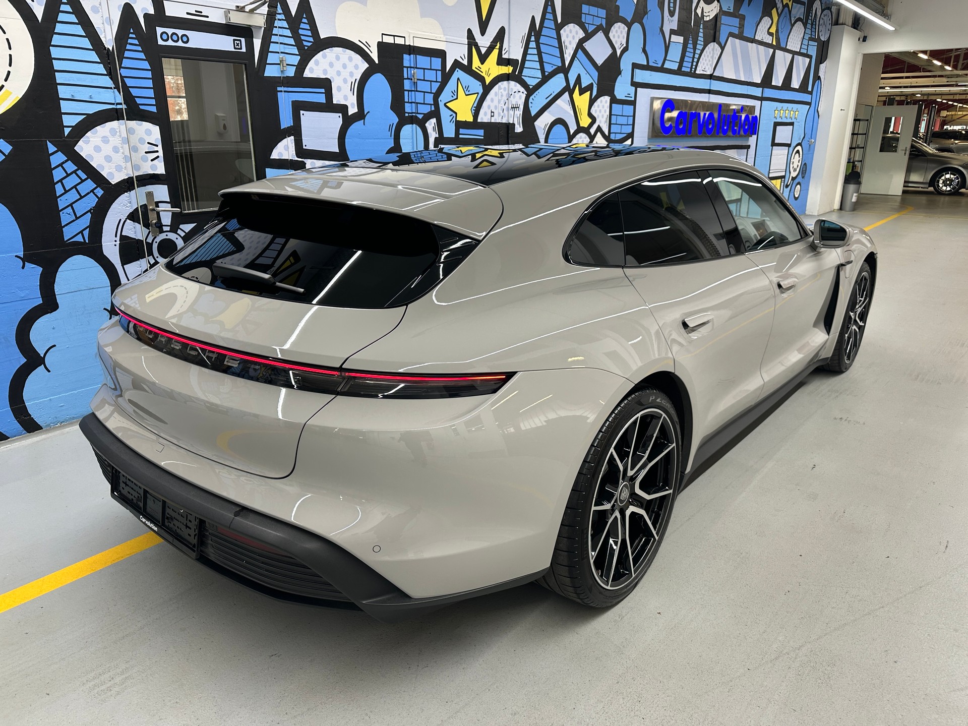 PORSCHE Taycan 4S-image-3