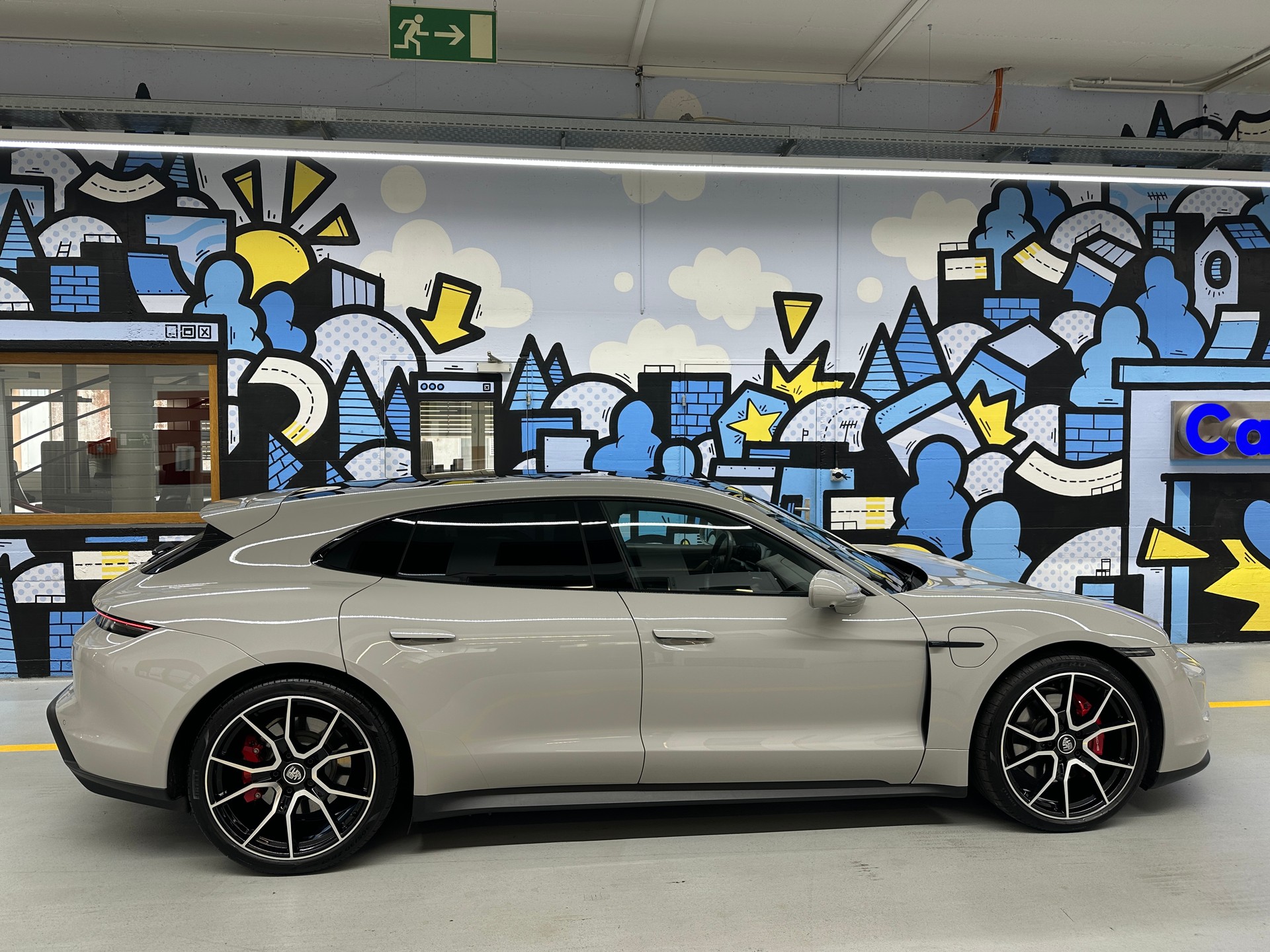 PORSCHE Taycan 4S-image-2