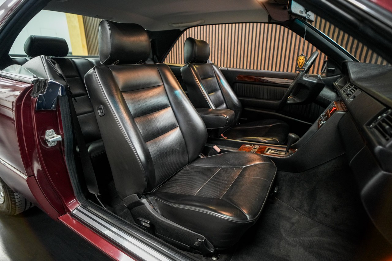 MERCEDES-BENZ 300 CE-image-14