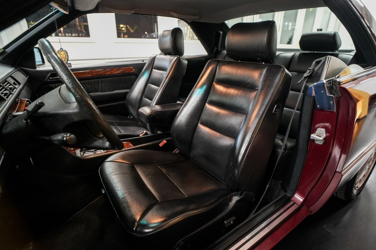 MERCEDES-BENZ 300 CE-image-11