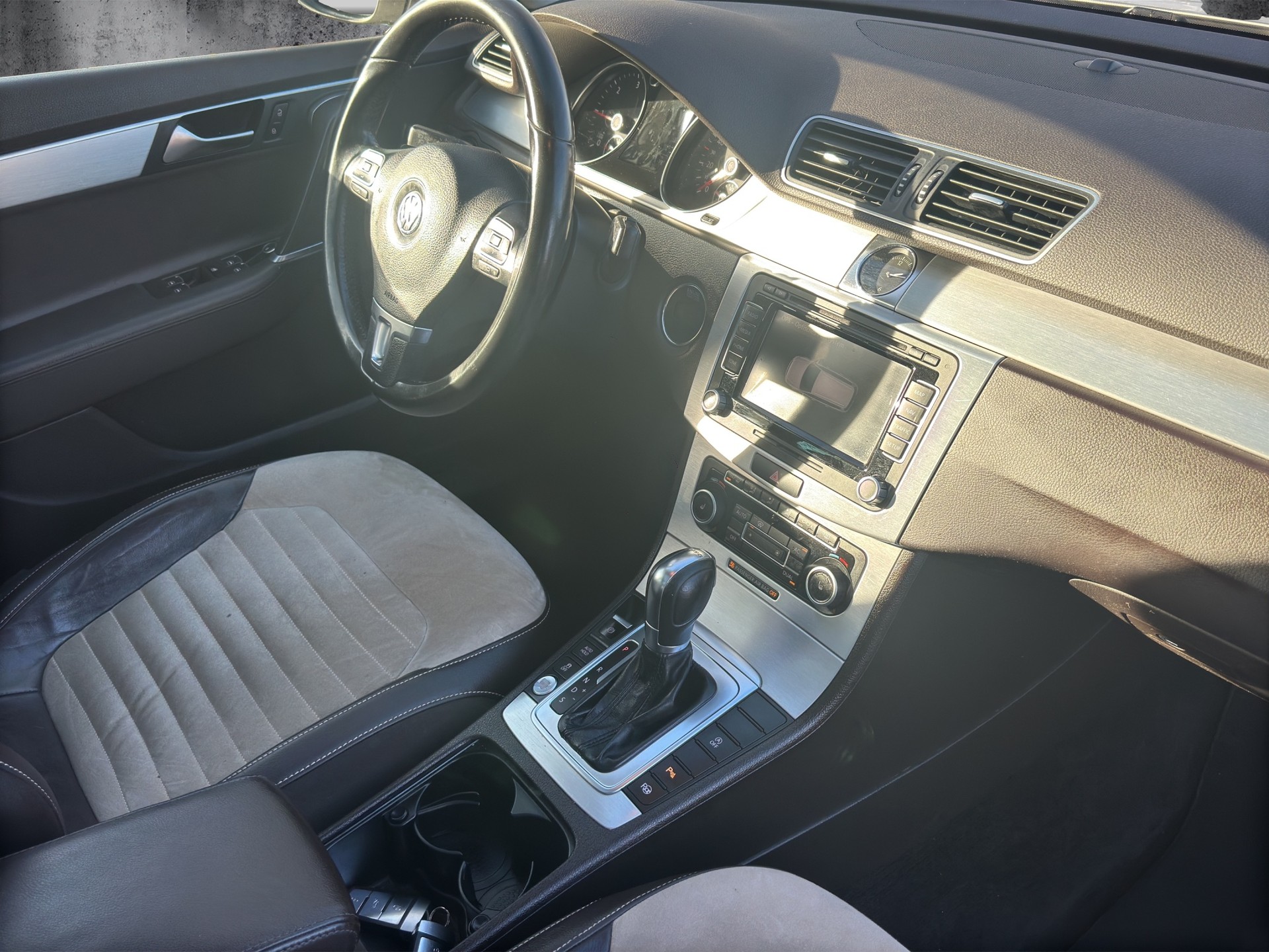 VW Passat Variant 2.0 TDI BMT Highline DSG-image-11