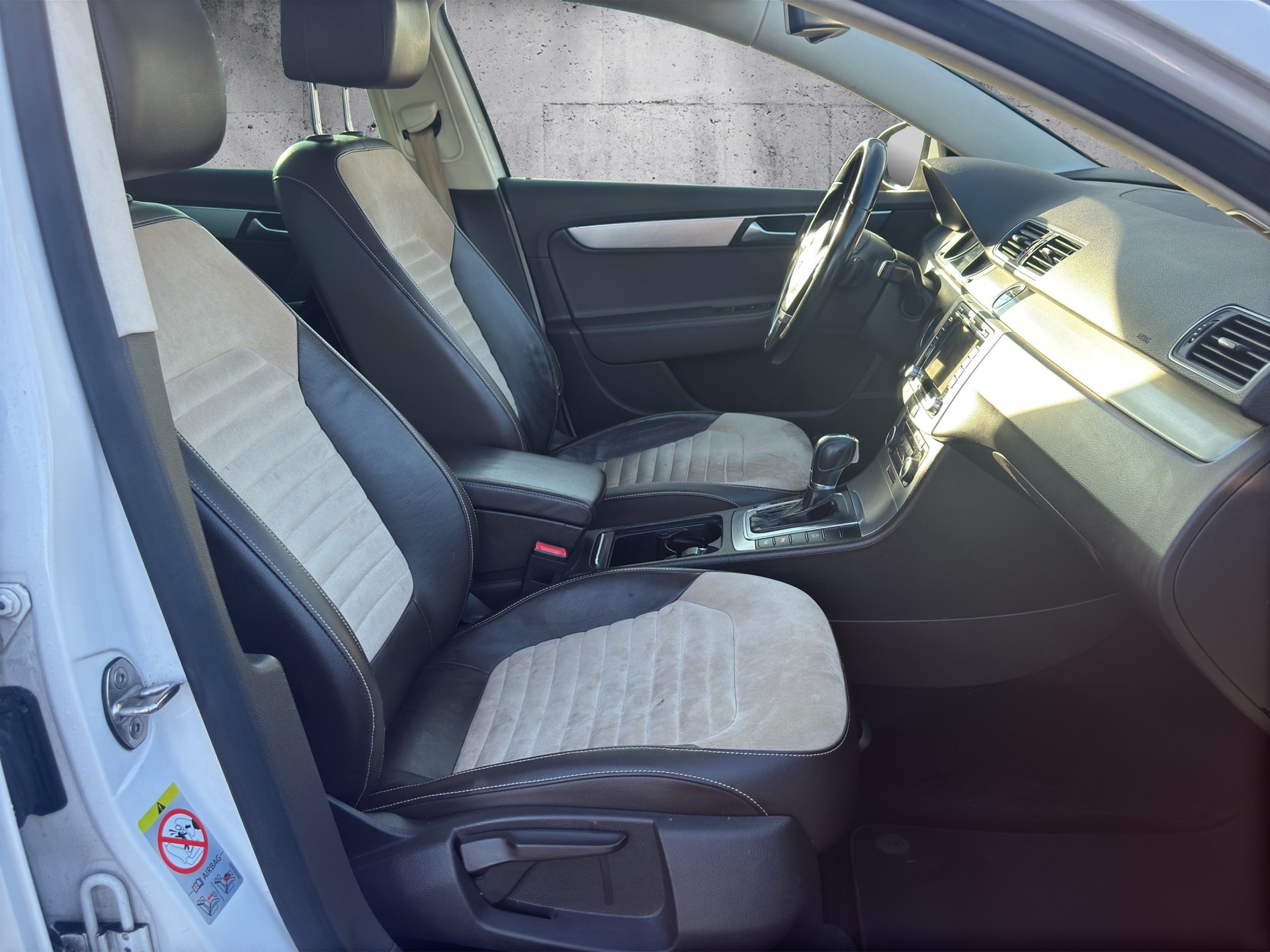 VW Passat Variant 2.0 TDI BMT Highline DSG-image-12