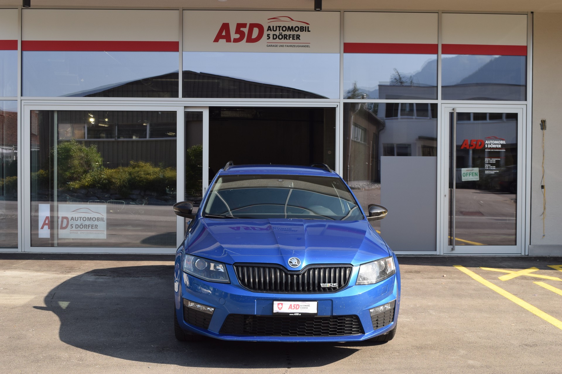 SKODA Octavia Combi 2.0 TSI RS DSG-image-0