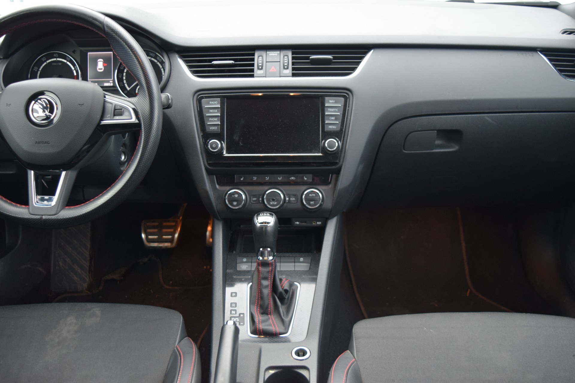 SKODA Octavia Combi 2.0 TSI RS DSG-image-12