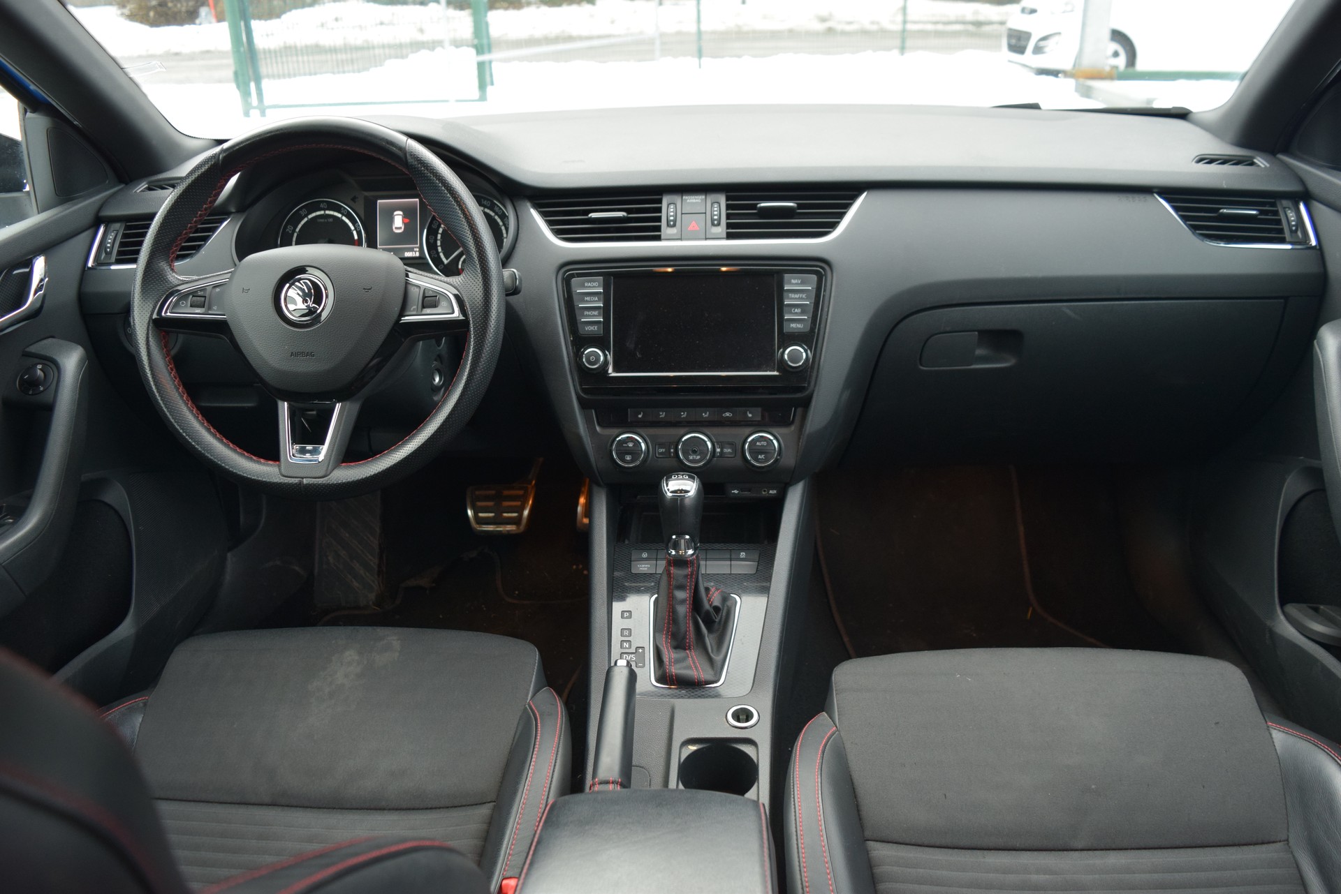 SKODA Octavia Combi 2.0 TSI RS DSG-image-11