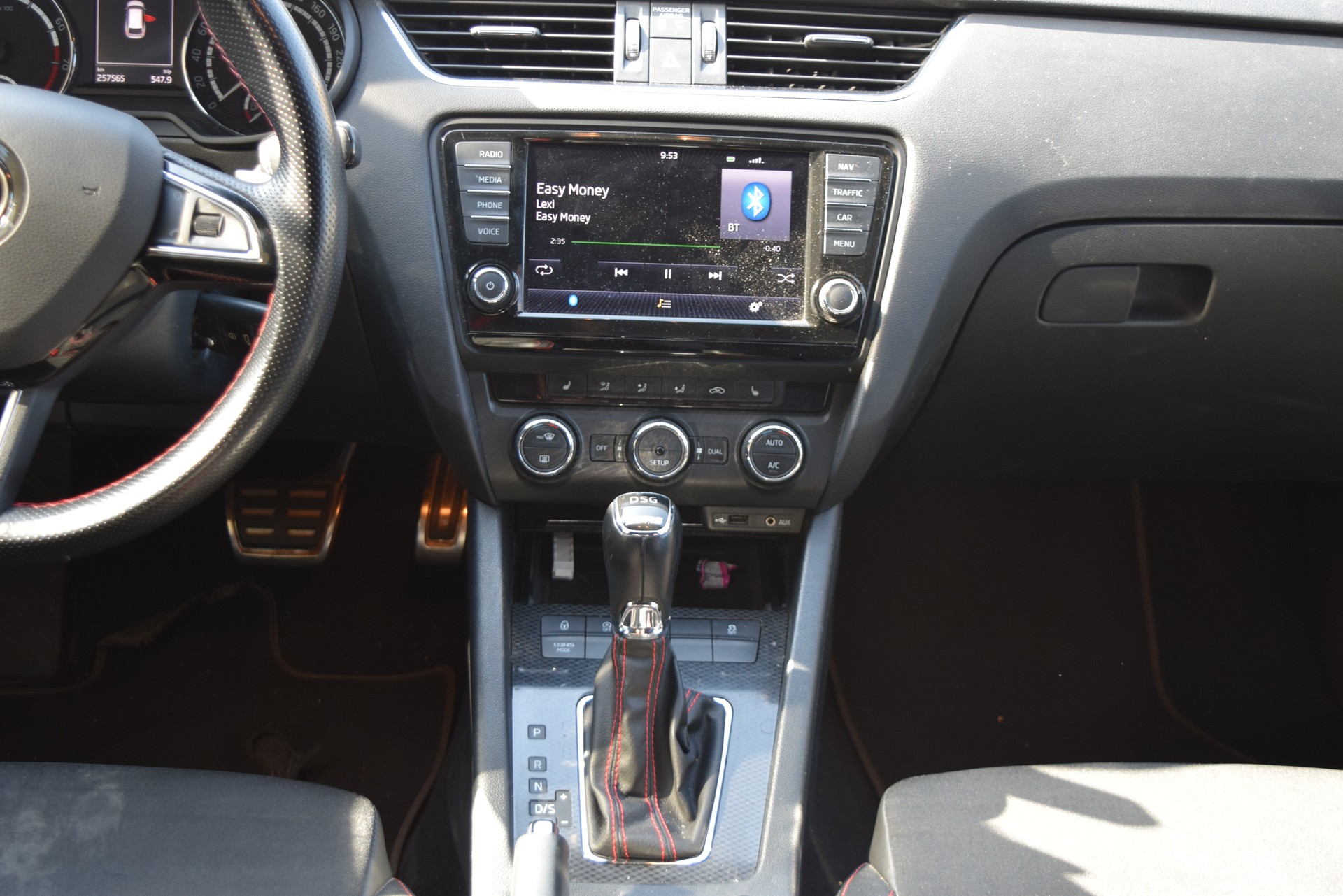 SKODA Octavia Combi 2.0 TSI RS DSG-image-12