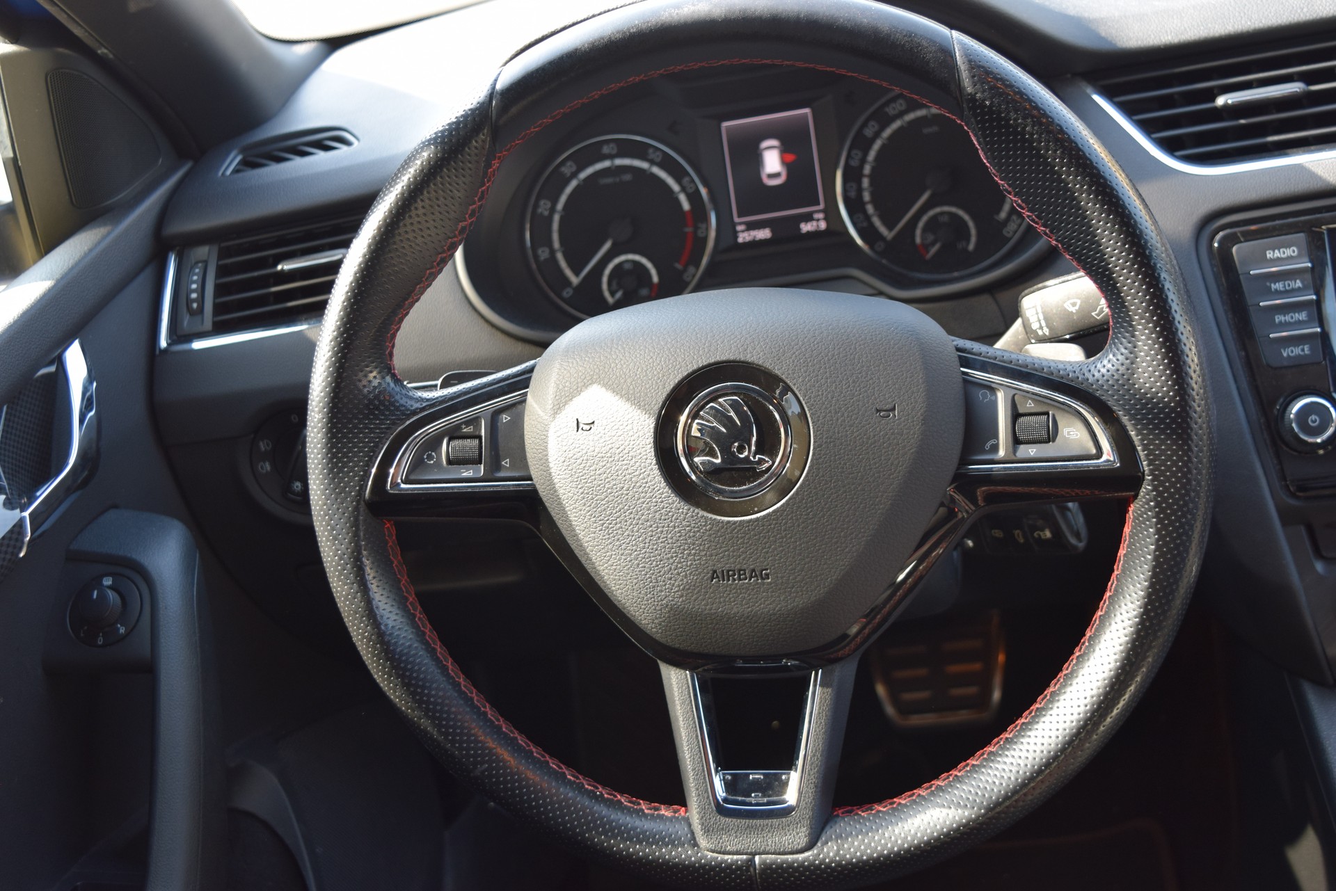 SKODA Octavia Combi 2.0 TSI RS DSG-image-13
