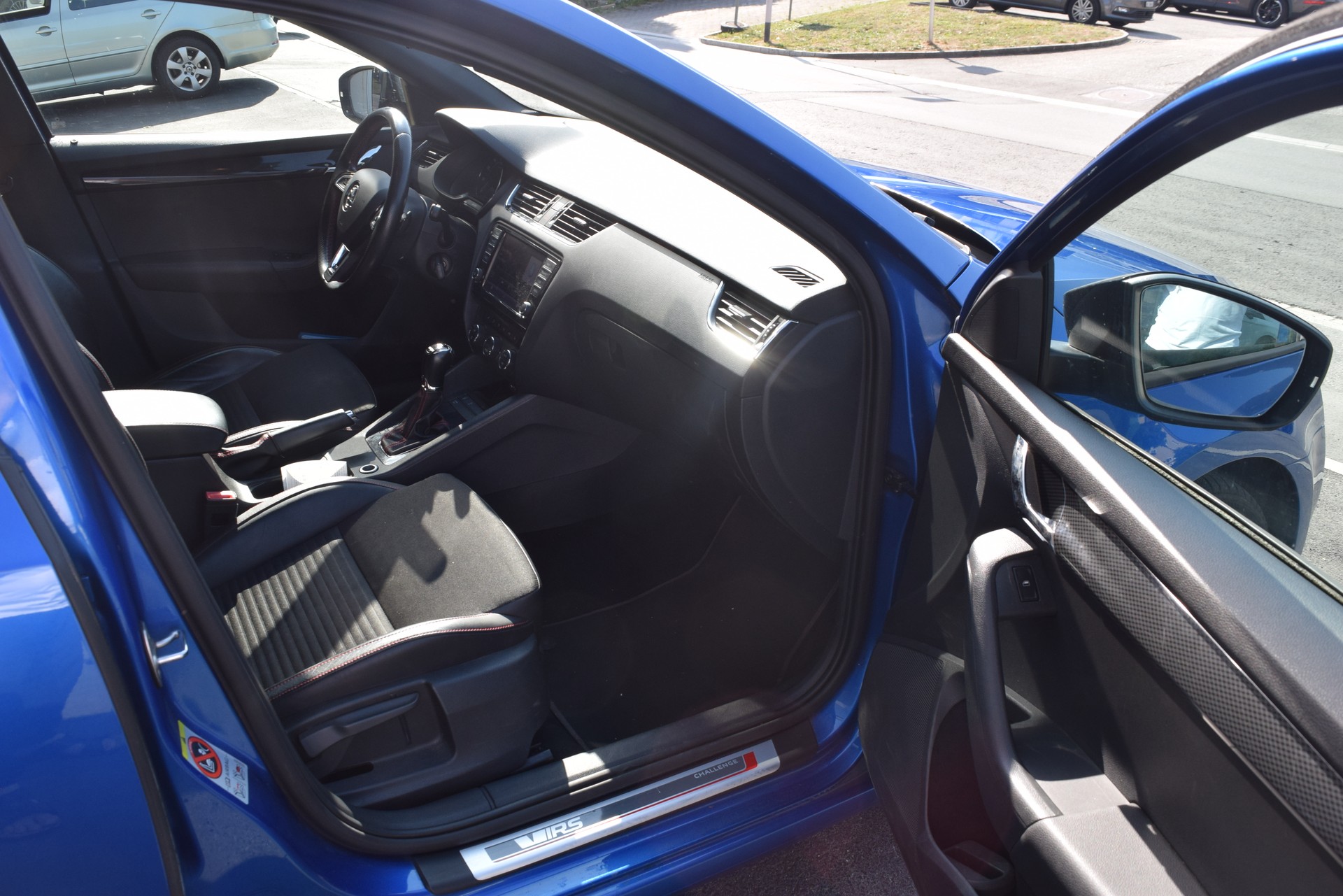 SKODA Octavia Combi 2.0 TSI RS DSG-image-9
