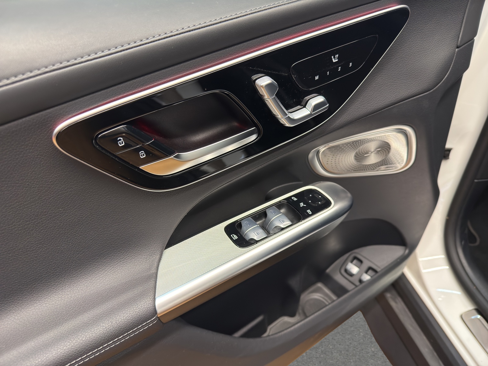 MERCEDES-BENZ GLC 400 e 4M - AMG / DISTRONIC / 360 Grad Kamera / Soundsystem / Sitzmemory-image-12