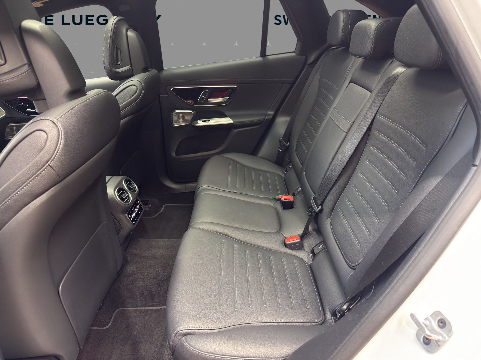 MERCEDES-BENZ GLC 400 e 4M - AMG / DISTRONIC / 360 Grad Kamera / Soundsystem / Sitzmemory-image-13